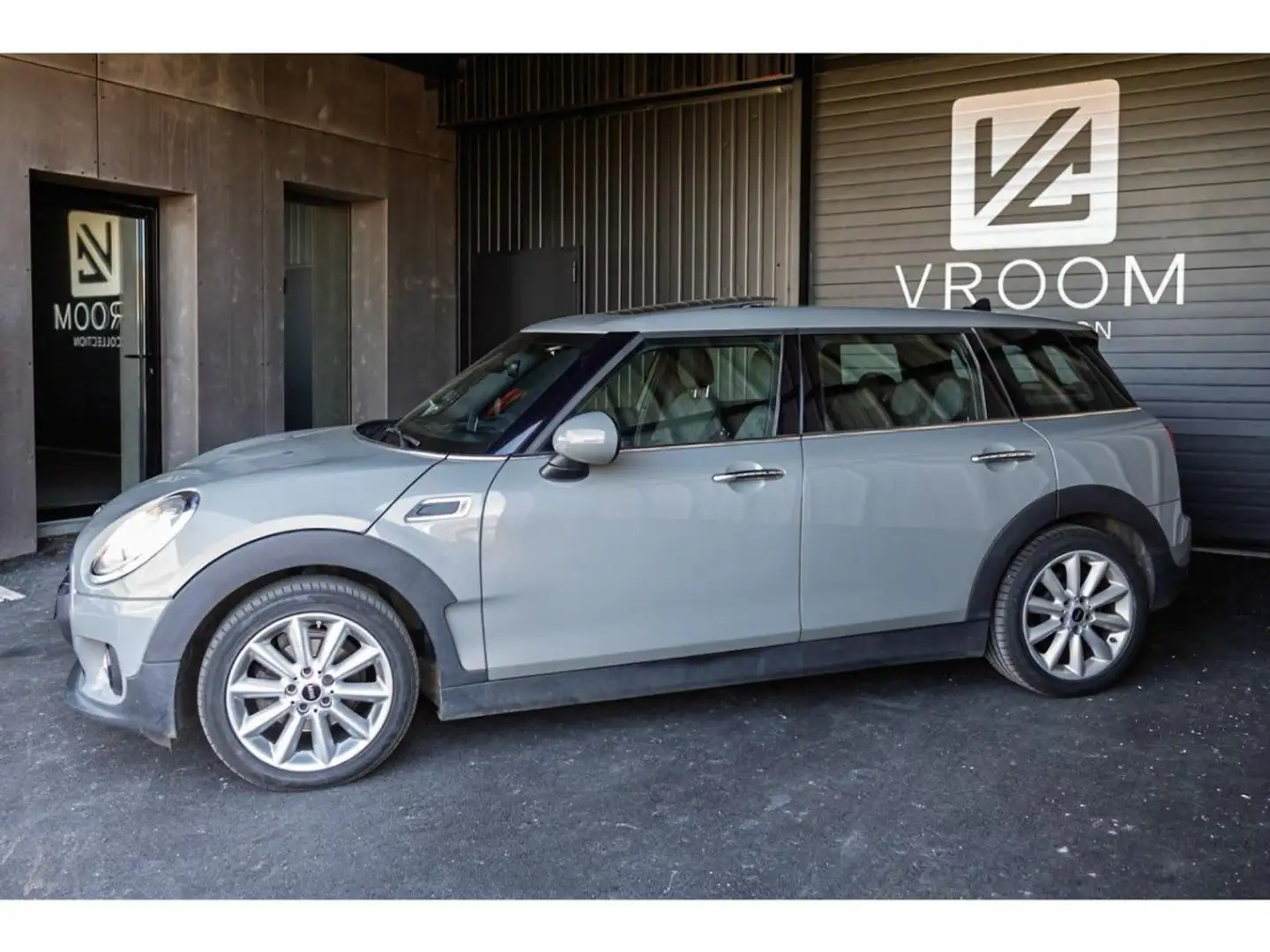 MINI Cooper Clubman 1.5 D - 116 - BVA F54 BREAK One D Hyde Park PHASE 1 Gris - 2