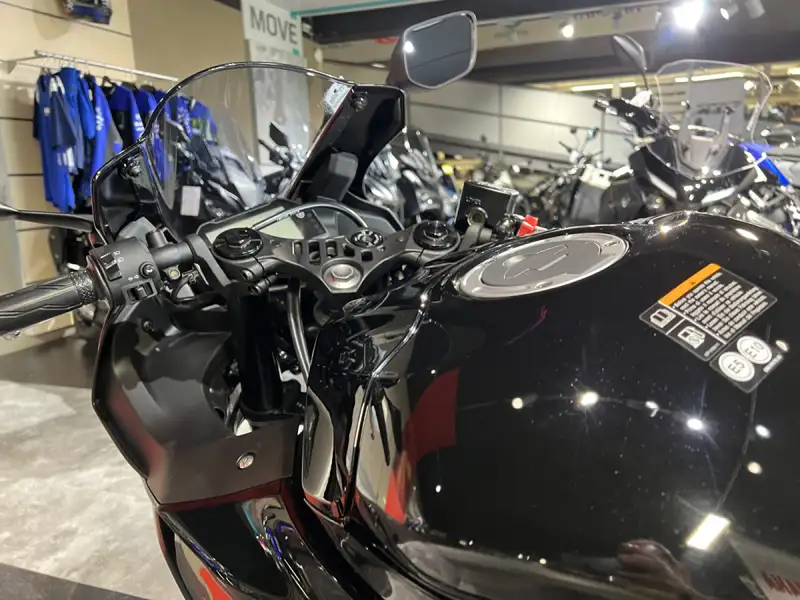 Yamaha YZF-R3 - foto 5