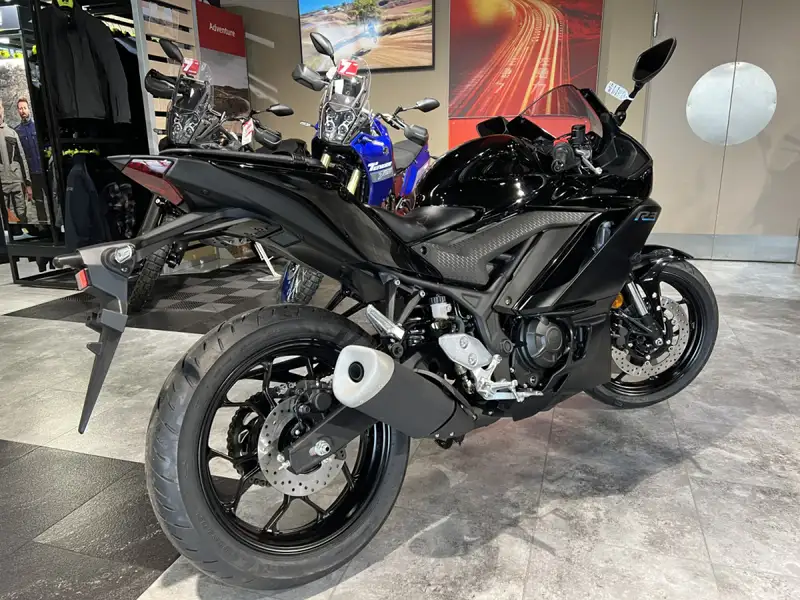 Yamaha YZF-R3 - foto 3