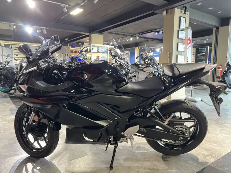 Yamaha YZF-R3 - foto 4