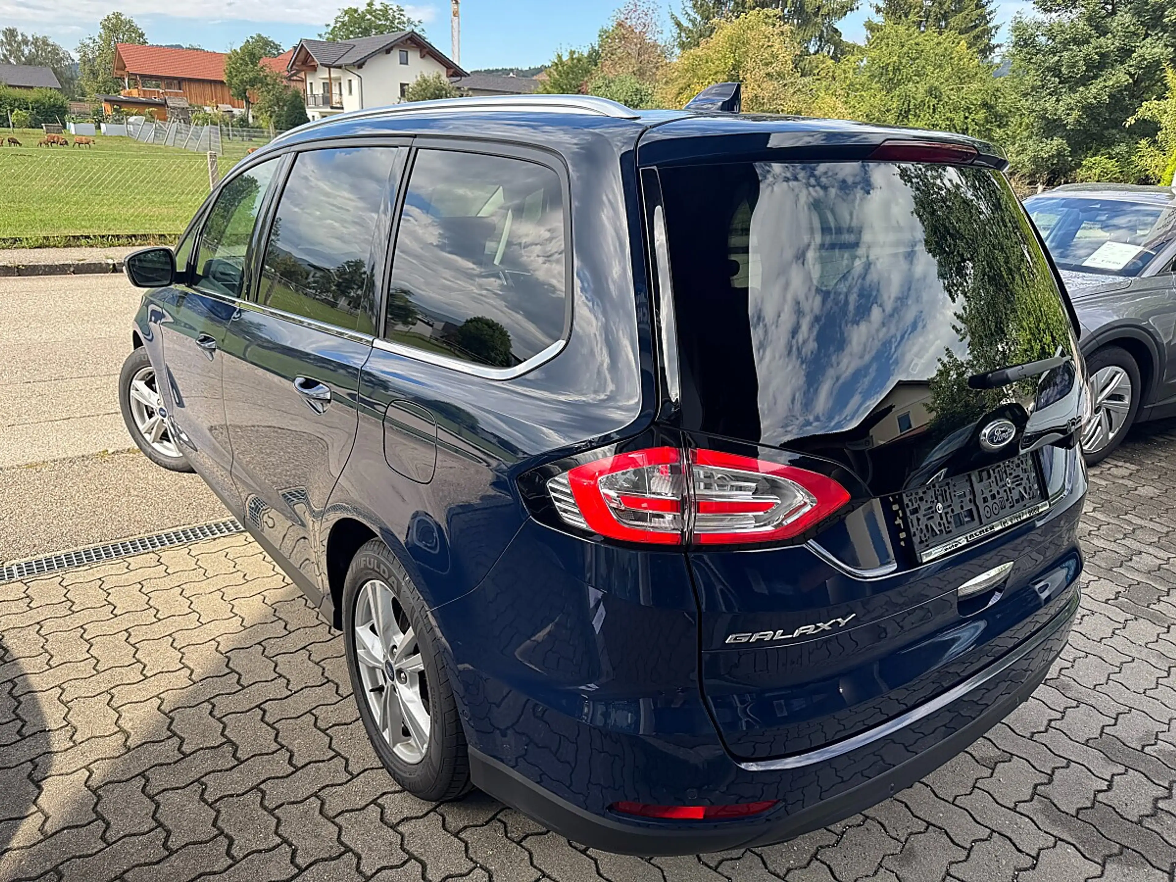 Ford Galaxy 2,0 EcoBlue Titanium Aut. — photo 7