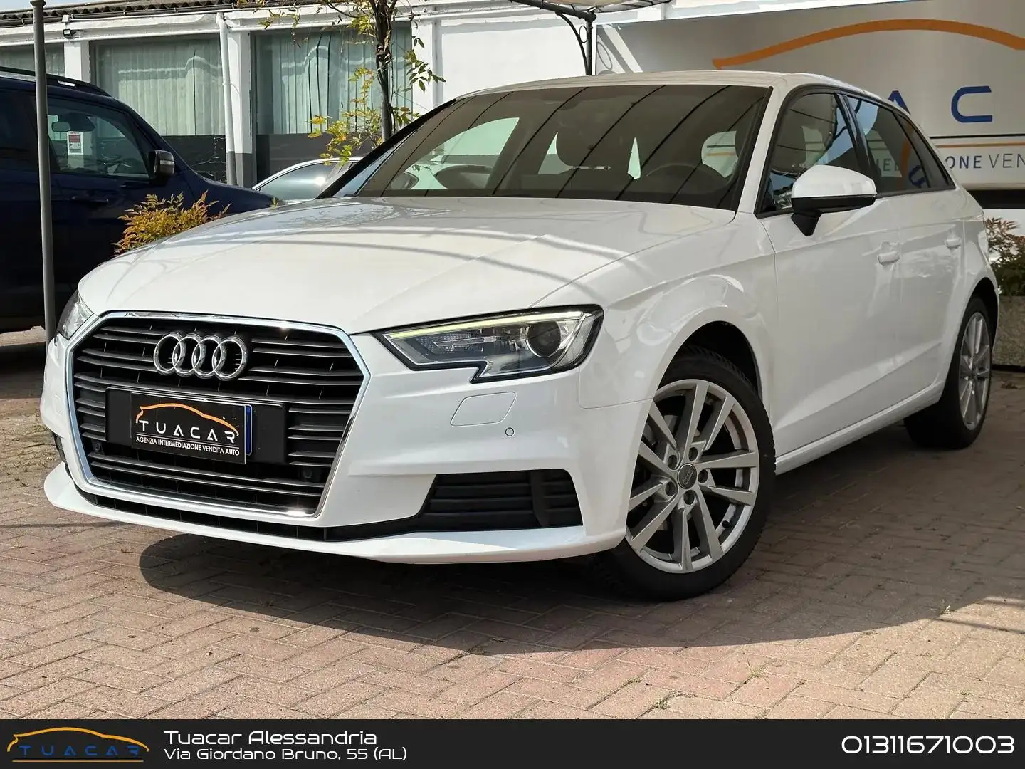 Audi A3 Business 1.6 30 TDI Bianco - 1