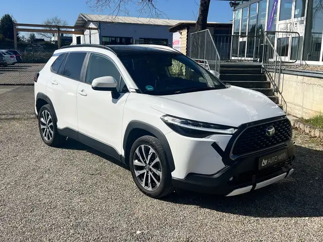 Toyota Corolla Cross /AWD/TW/PANO/KAMERA/Apple CarPlay