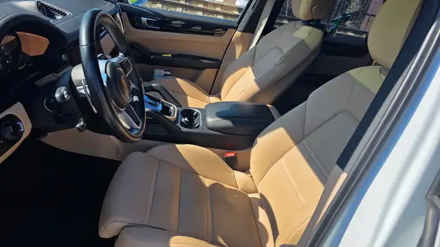 Porsche Cayenne E-Hybrid Platinum Edition ***Vollausstattung*** Ansicht 44