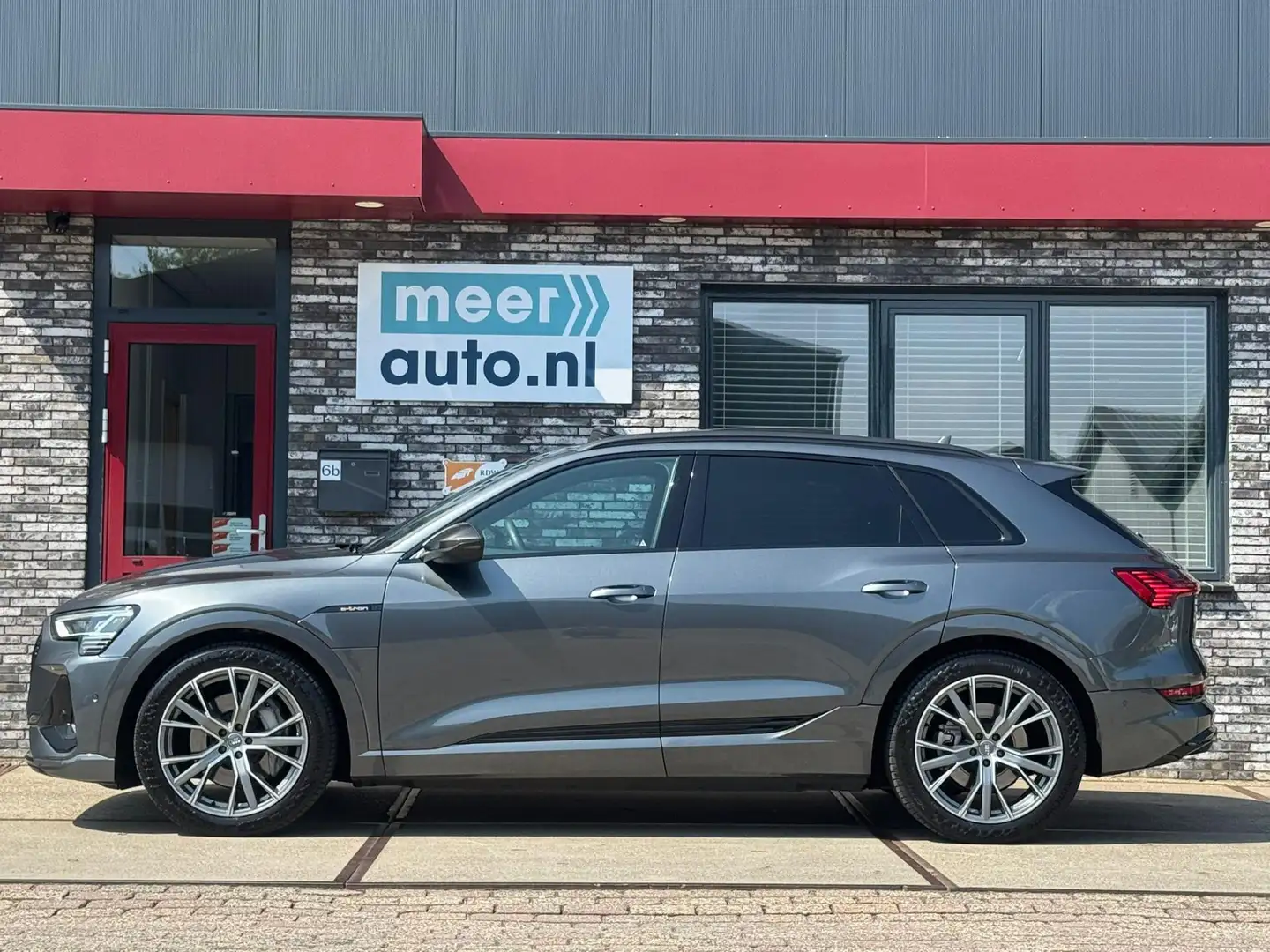 Audi e-tron S-LINE l PANO l SFEER l CARPLAY l ACC l ORG.NL l L Grigio - 2