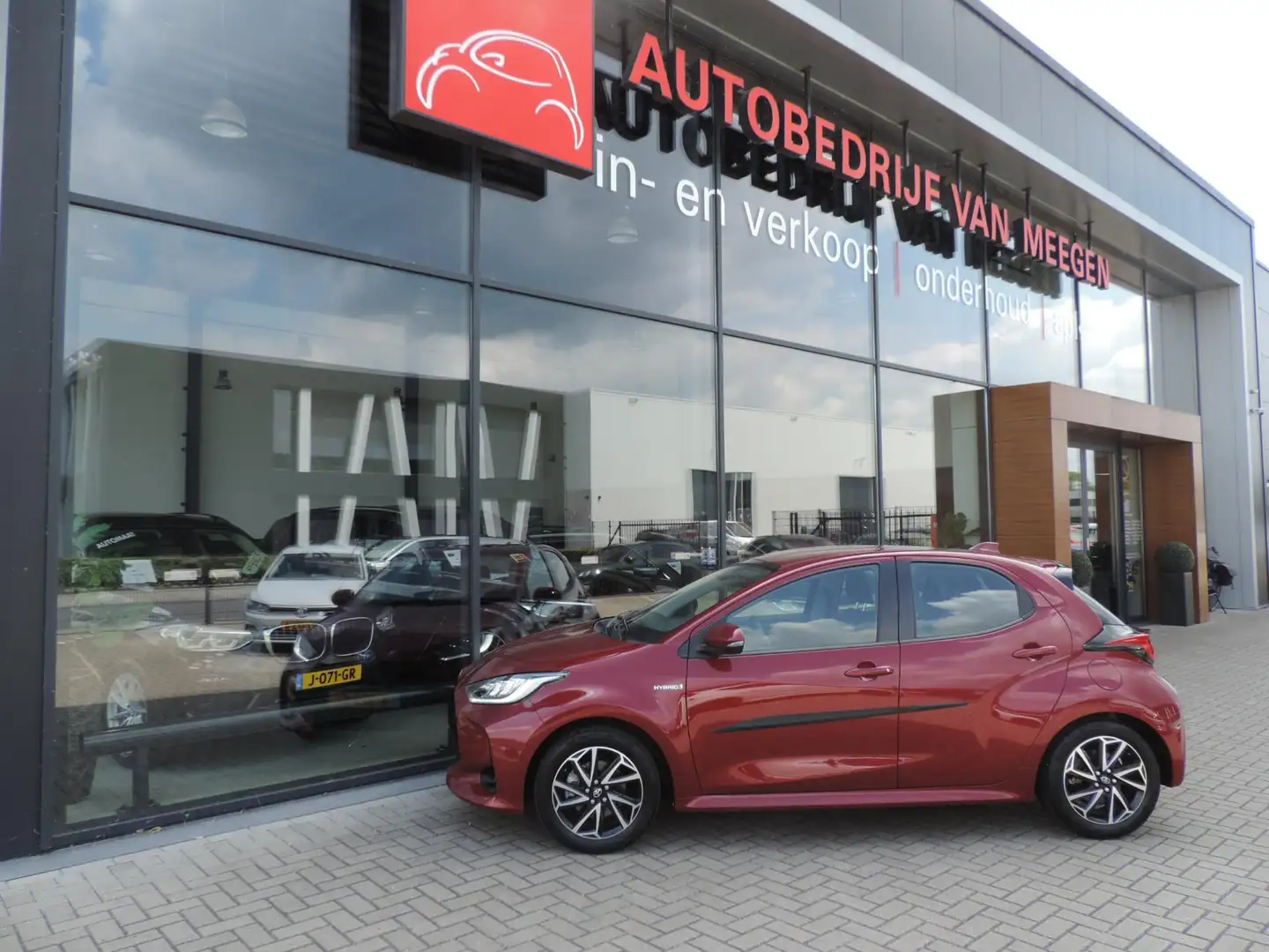 Toyota Yaris 1.5 Hybrid Dynamic AUTOMAAT 50.000km | Navi | 16” Rouge - 2