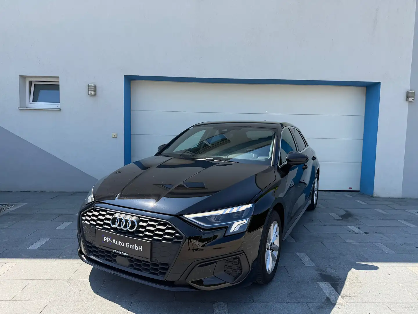Audi A3 Sportback 30 TFSI S-tronic Schwarz - 2