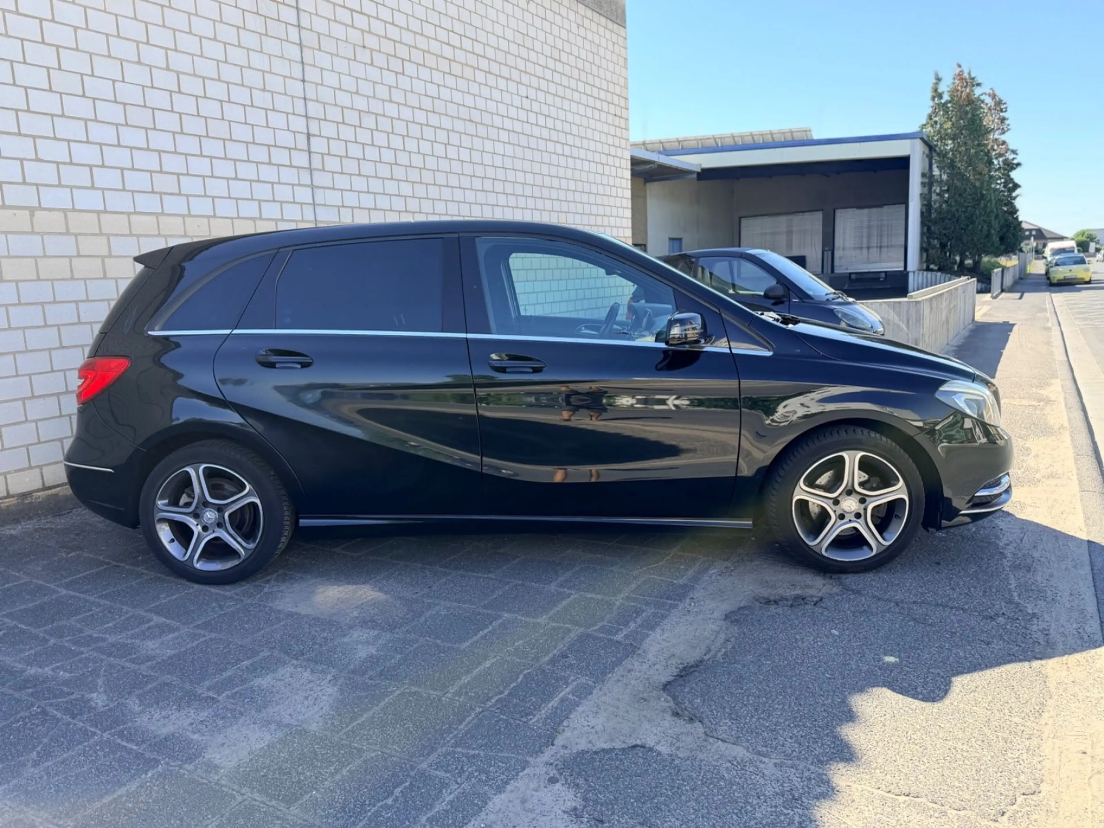 Mercedes-Benz B 200 B200 CDI Automatik Panorama Leder ILS — photo 4