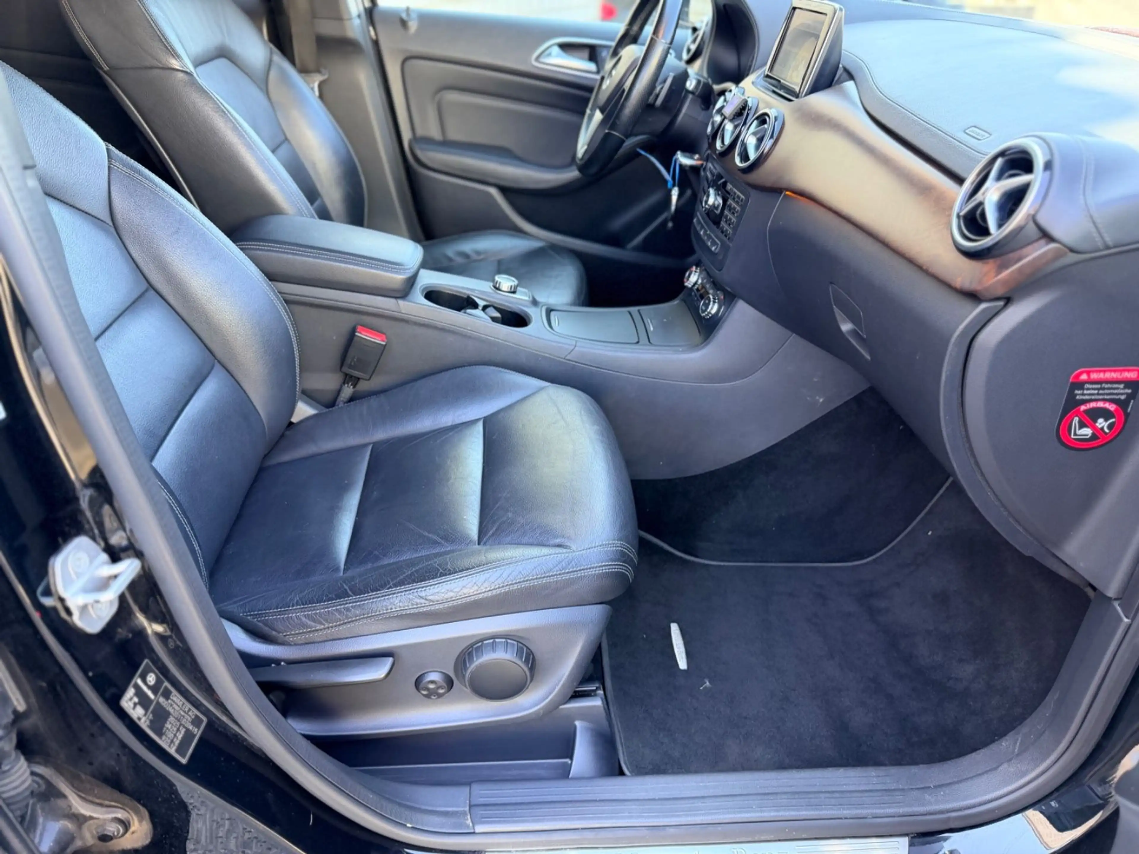 Mercedes-Benz B 200 B200 CDI Automatik Panorama Leder ILS — photo 14