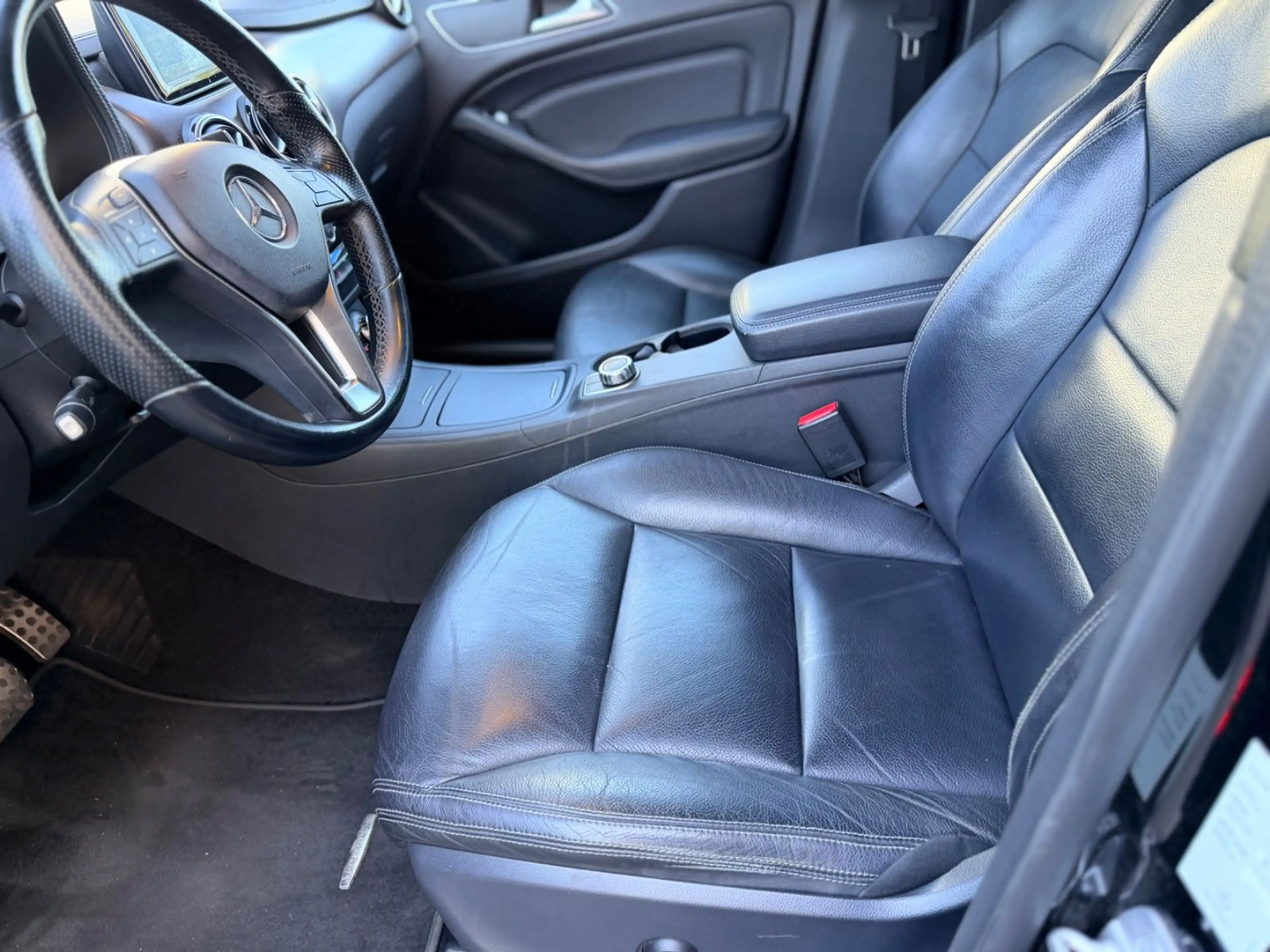 Mercedes-Benz B 200 B200 CDI Automatik Panorama Leder ILS — photo 12