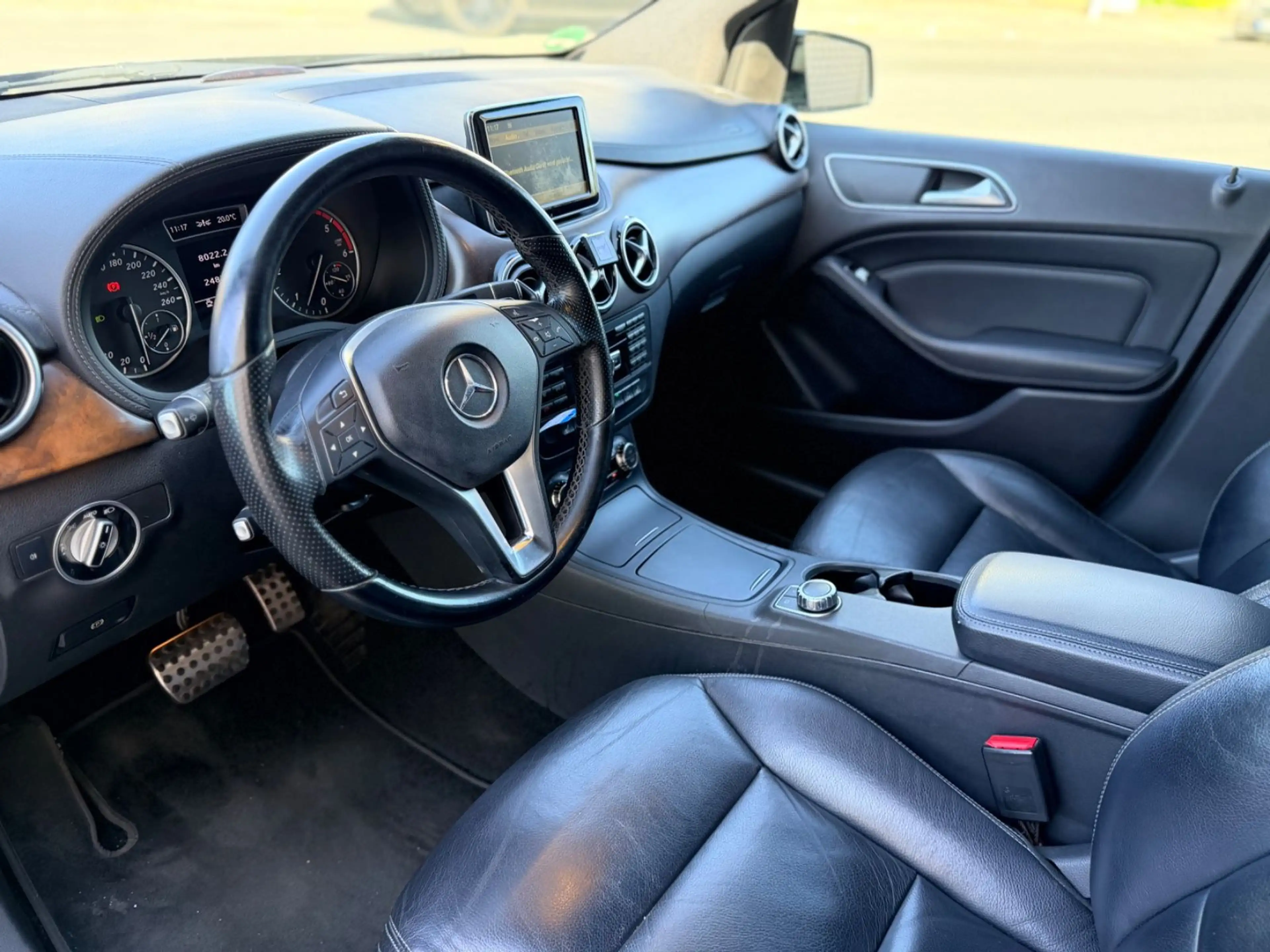 Mercedes-Benz B 200 B200 CDI Automatik Panorama Leder ILS — photo 13