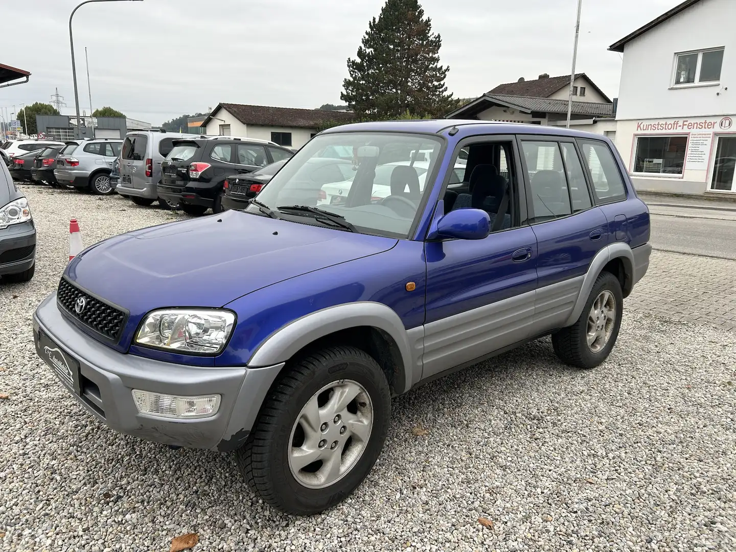 Toyota RAV 4 Automatik 4x4 Klima 1.Hand Blau - 1