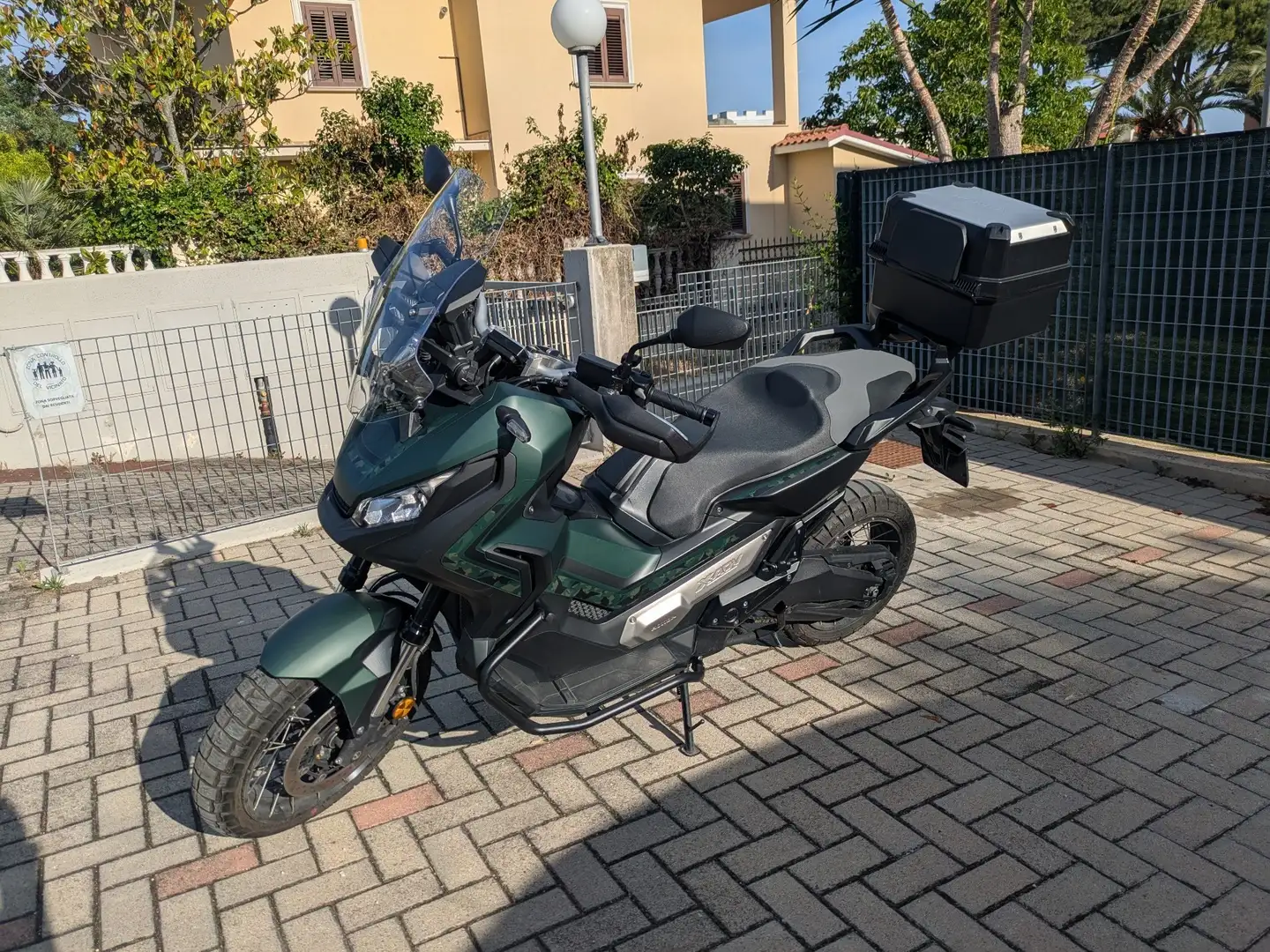 Honda X-ADV 750 DCT Verde - 1
