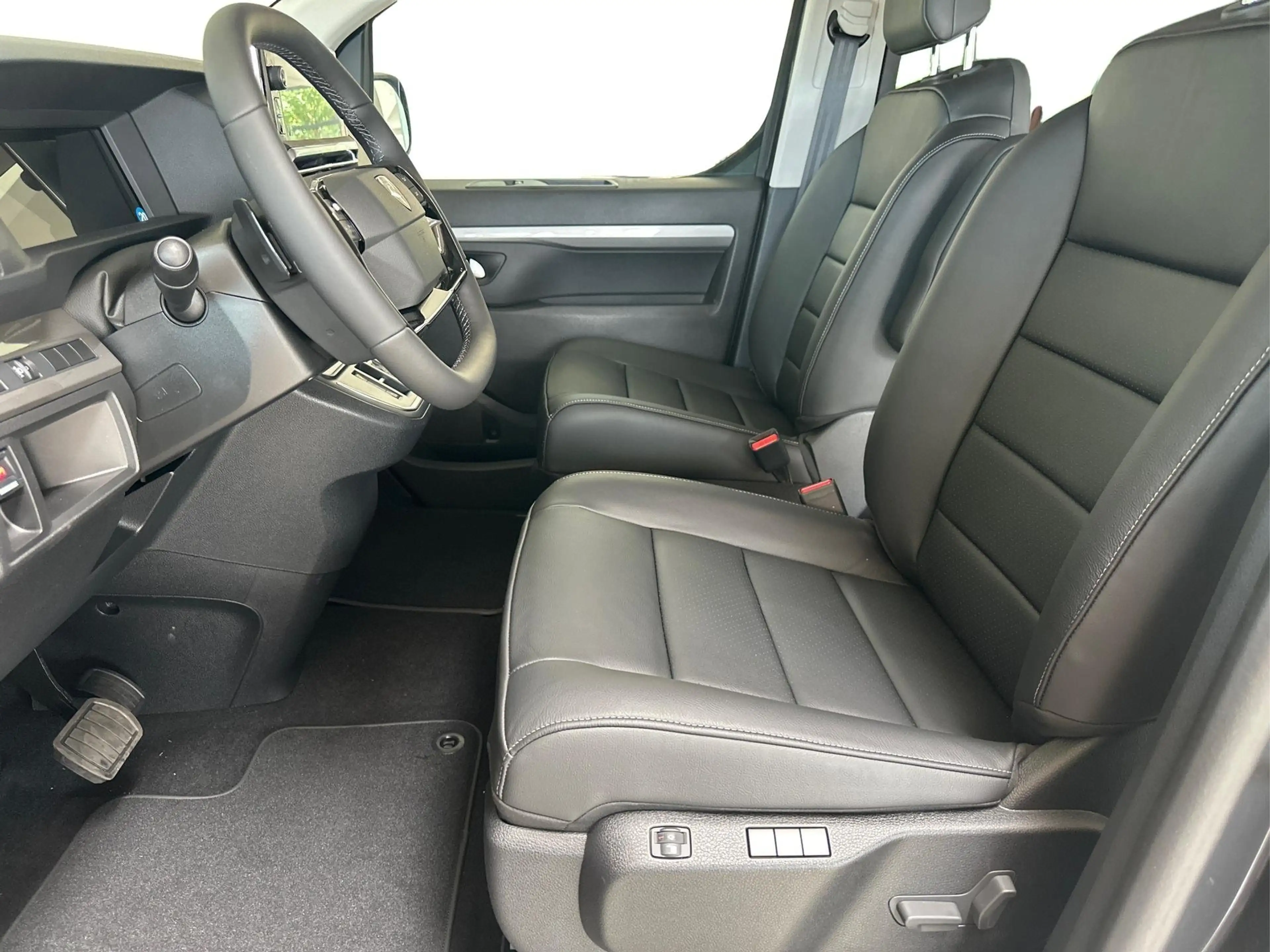 Peugeot Traveller Allure HDI 180 Aut. 8 Sitze — photo 11