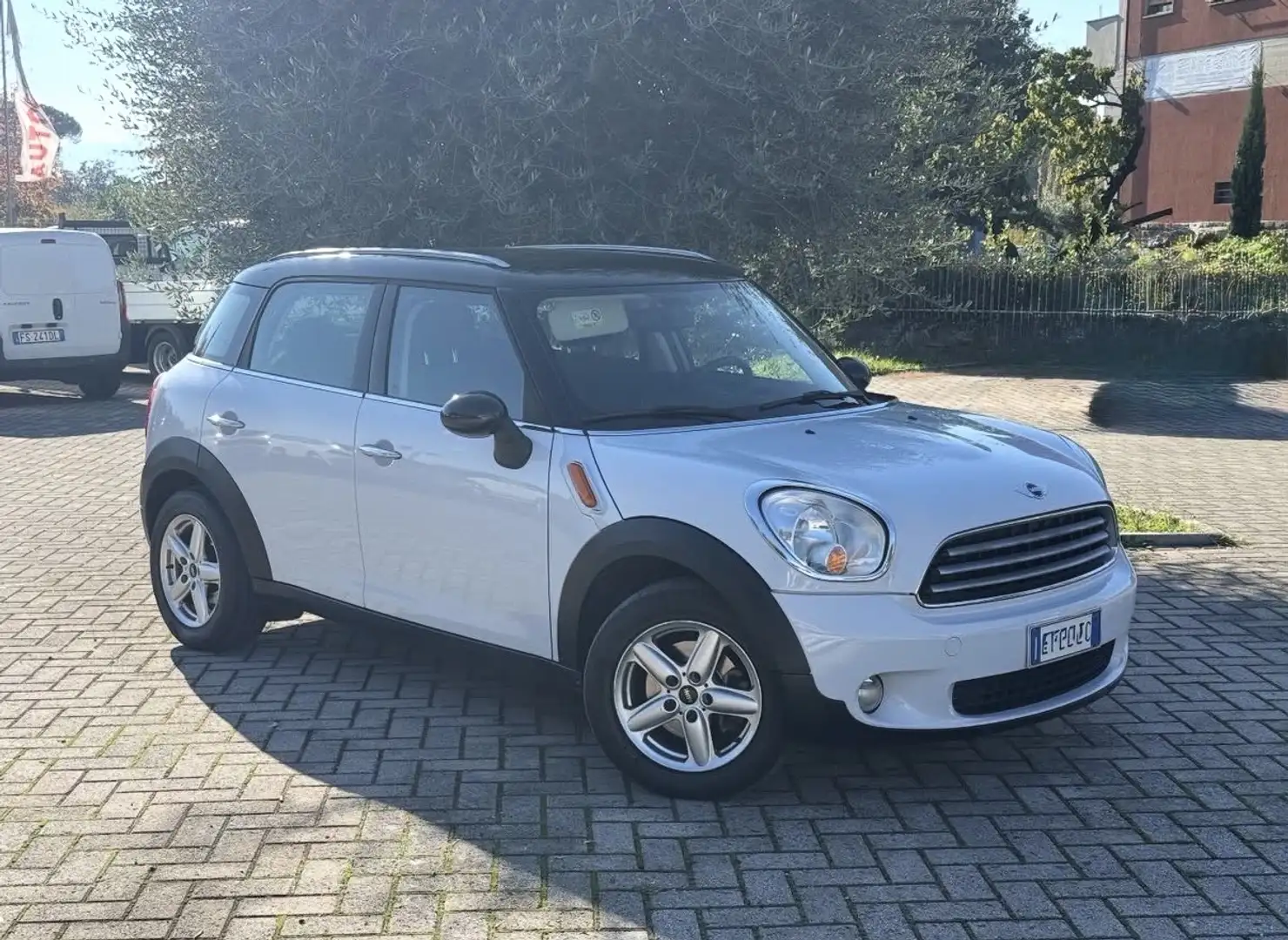 MINI Cooper D Countryman 2.0 Diesel auto Bianco - 1