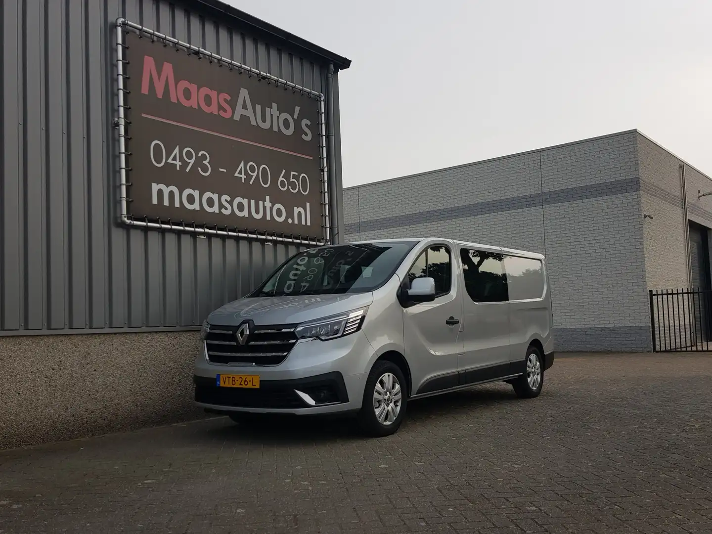 Renault Trafic 2.0 dCi 131 pk T29 L2-H1 dubbele-cabine 6 persoons Gris - 1