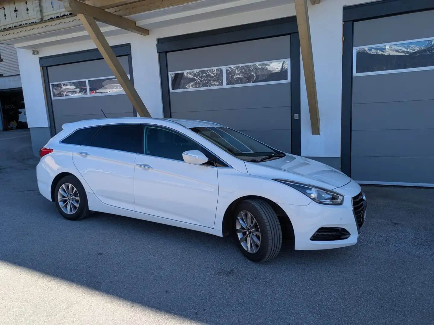 Hyundai i40 Business Class 1,7 CRDi DCT Start/Stopp Aut. - 2