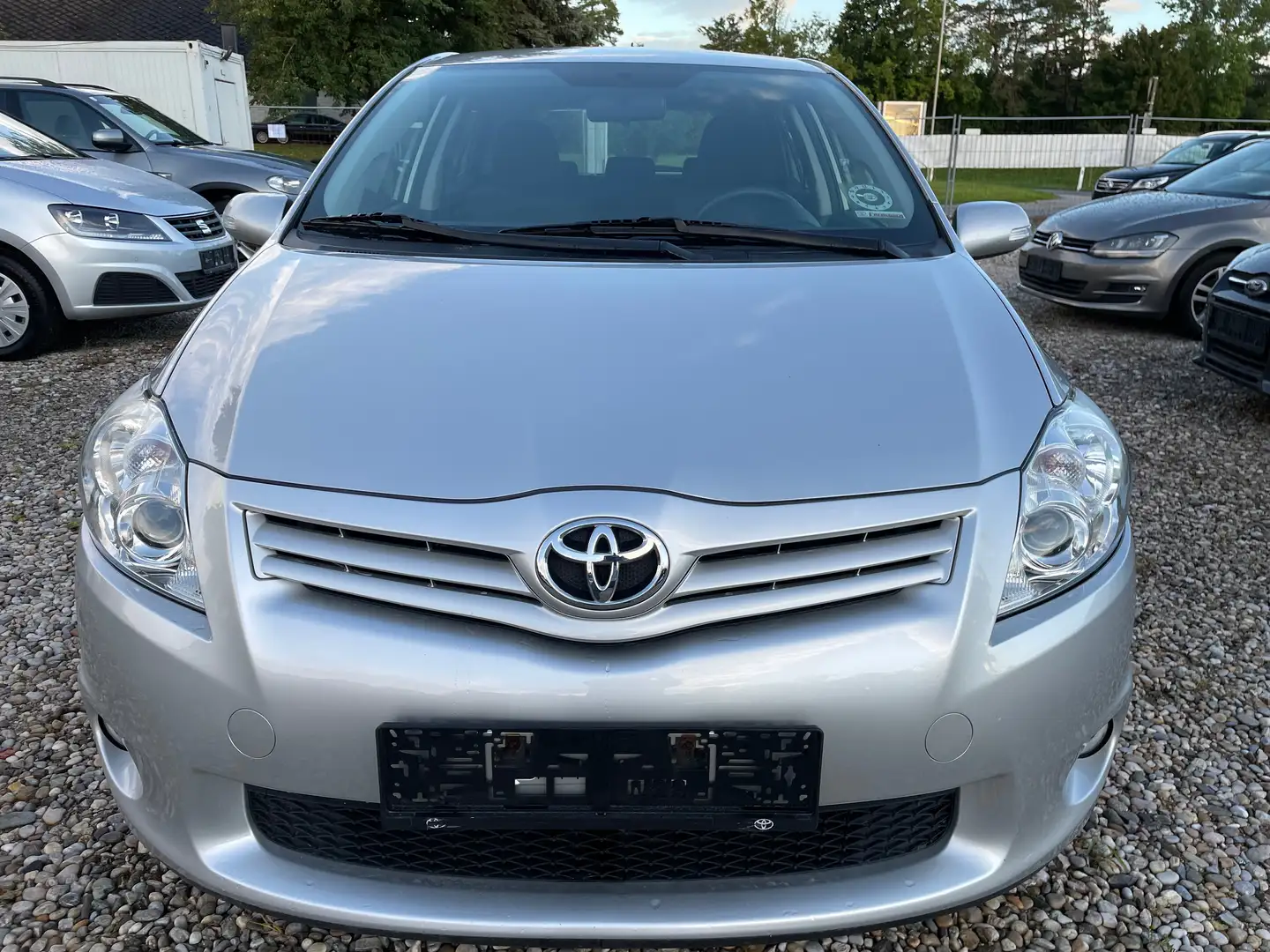 Toyota Auris Auris 1,4 D-4D 90 DPF Grau - 2