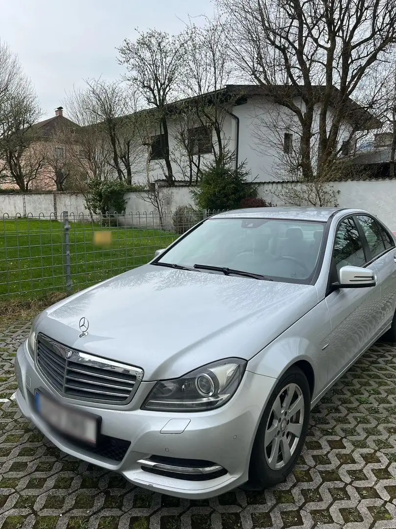 Mercedes-Benz 180 Limousine - 1