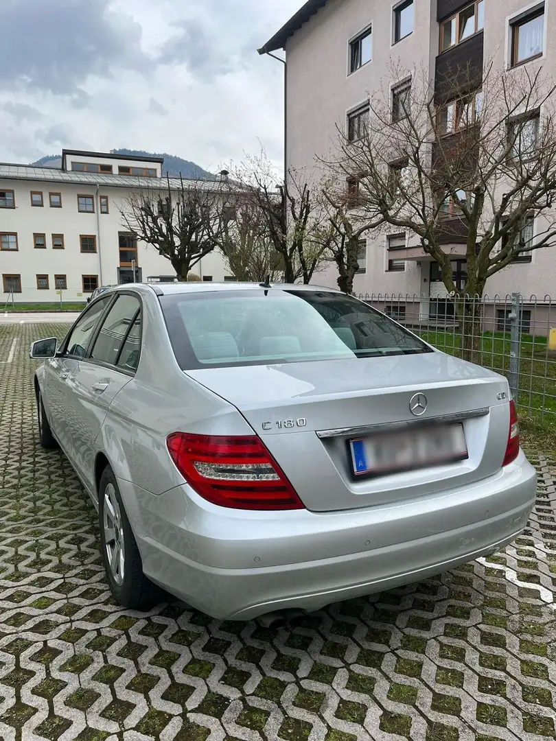 Mercedes-Benz 180 Limousine - 2