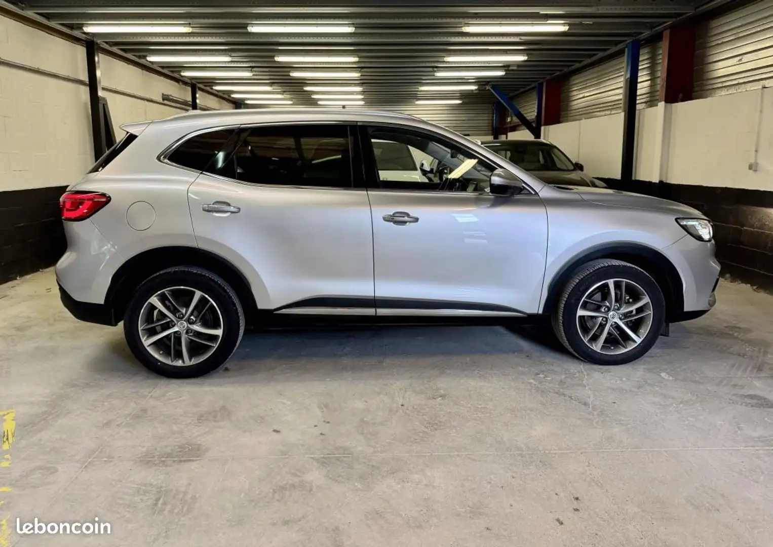 MG EHS MG 1.5 T-GDI 258 ch Hybrid Essence PHEV Rechargeab Šedá - 2
