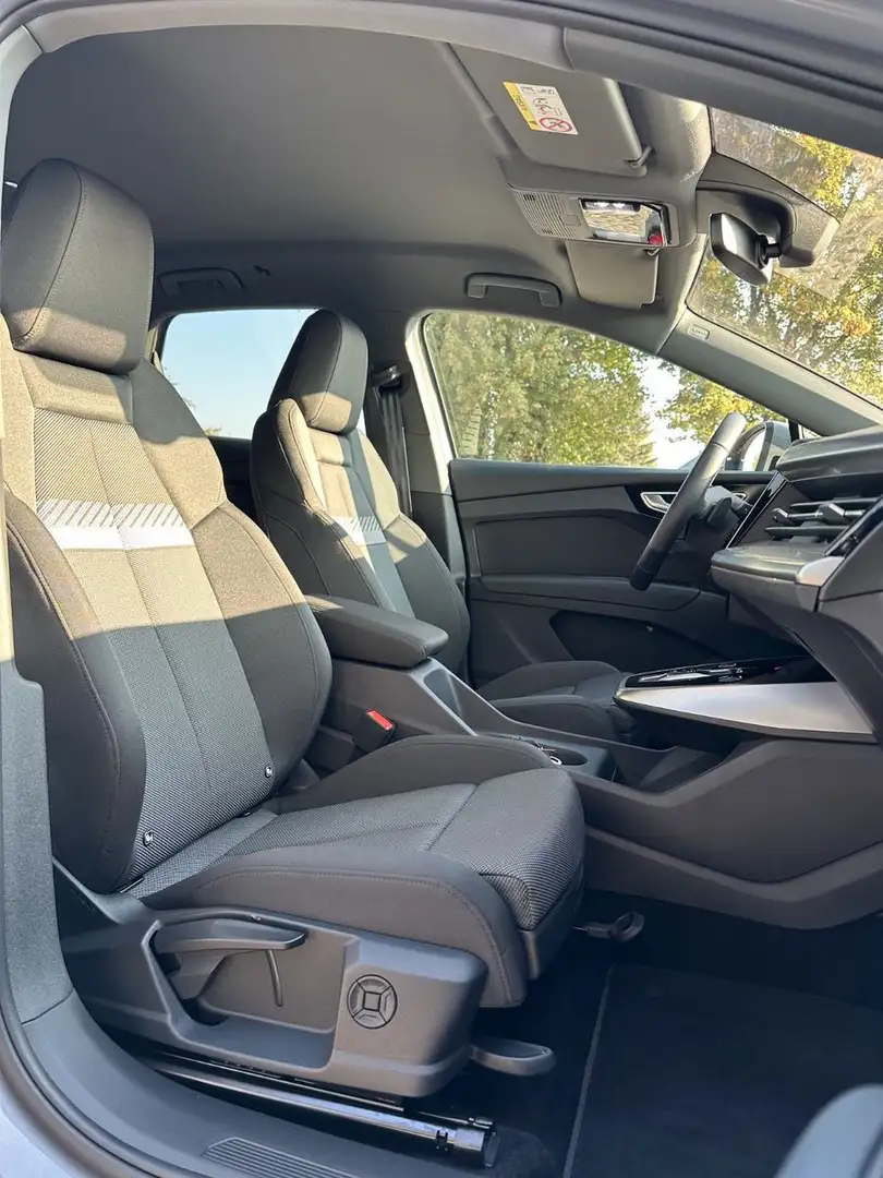 Audi Q4 e-tron 45 quattro LED Matrix, M+S Сірий - 2