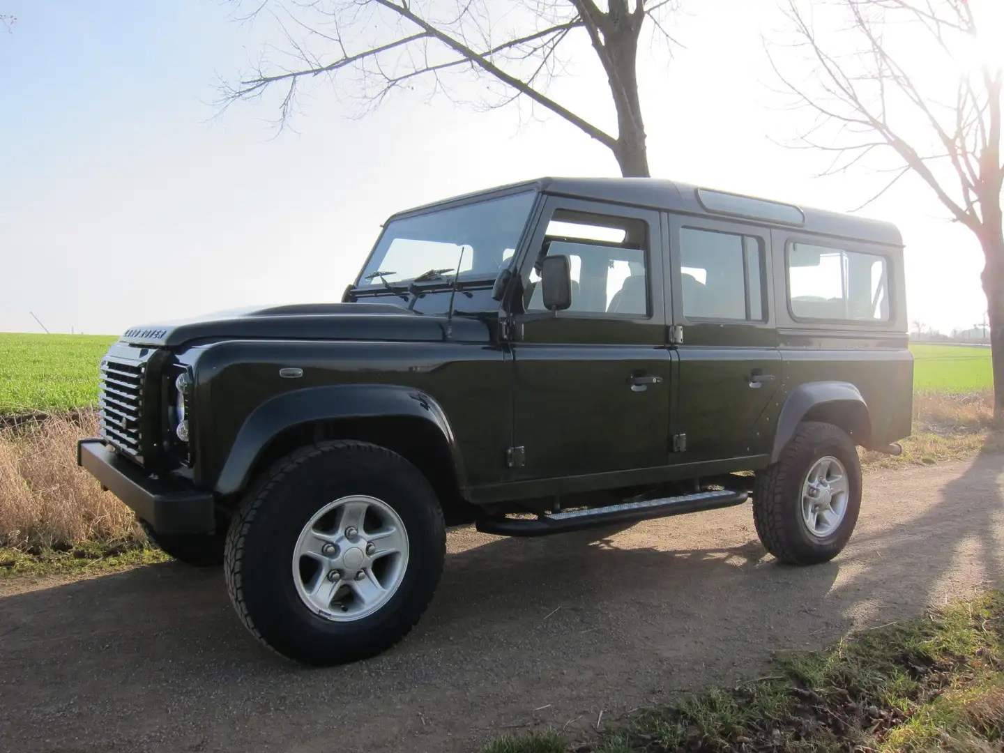 Land Rover Defender Defender 110 DPF 2.2 Td4 "SE Vollausstattung" Noir - 2