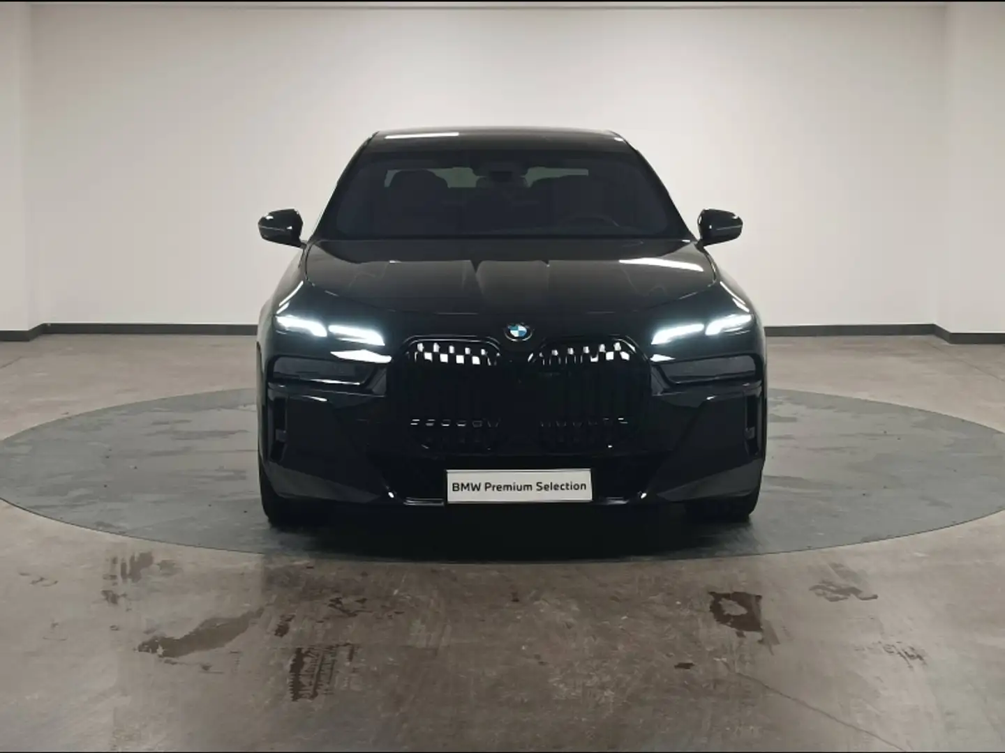 BMW 740 740dA xDrive 299ch M Sport Noir - 2