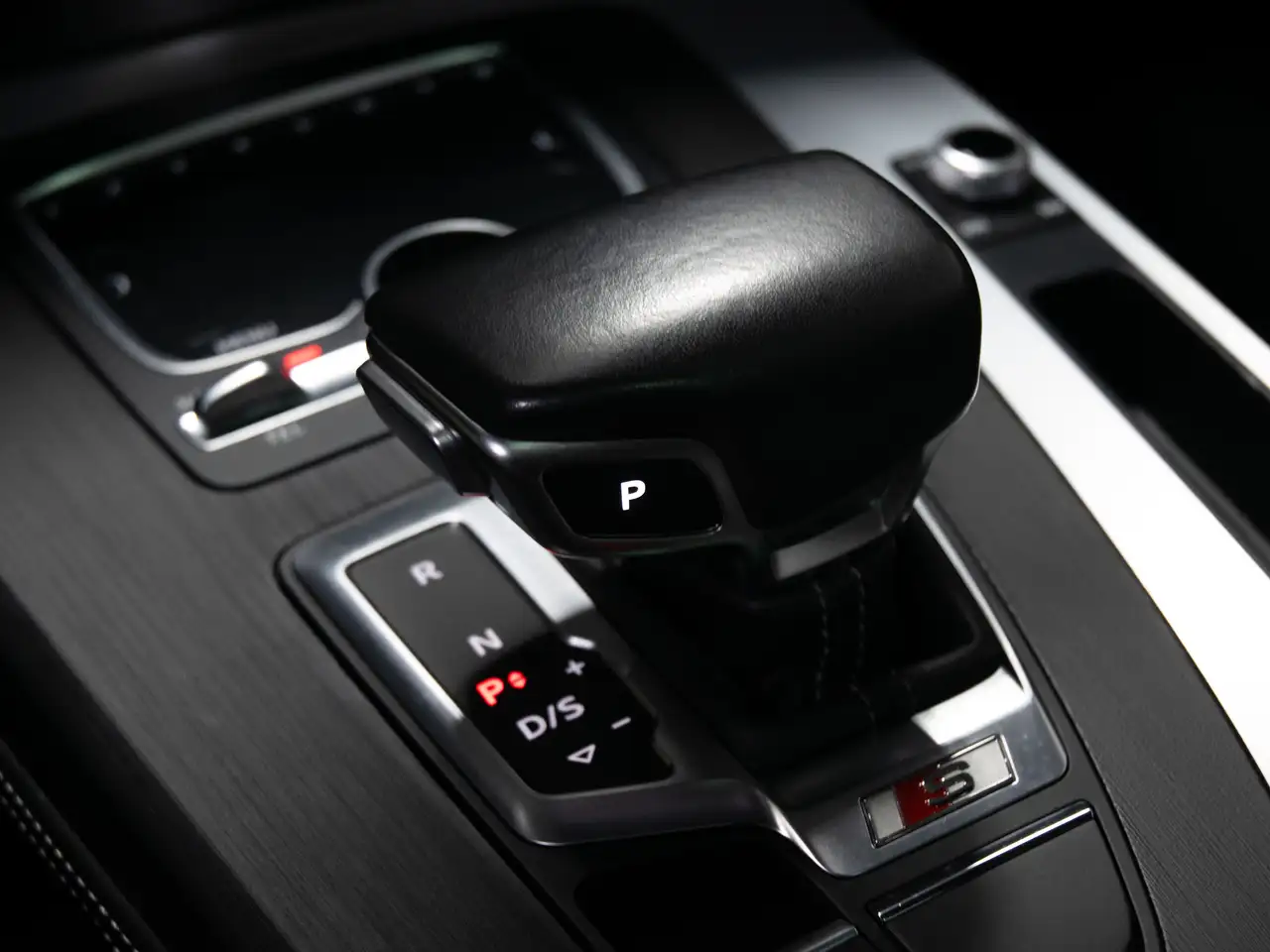Audi SQ5 снимка Audi SQ5