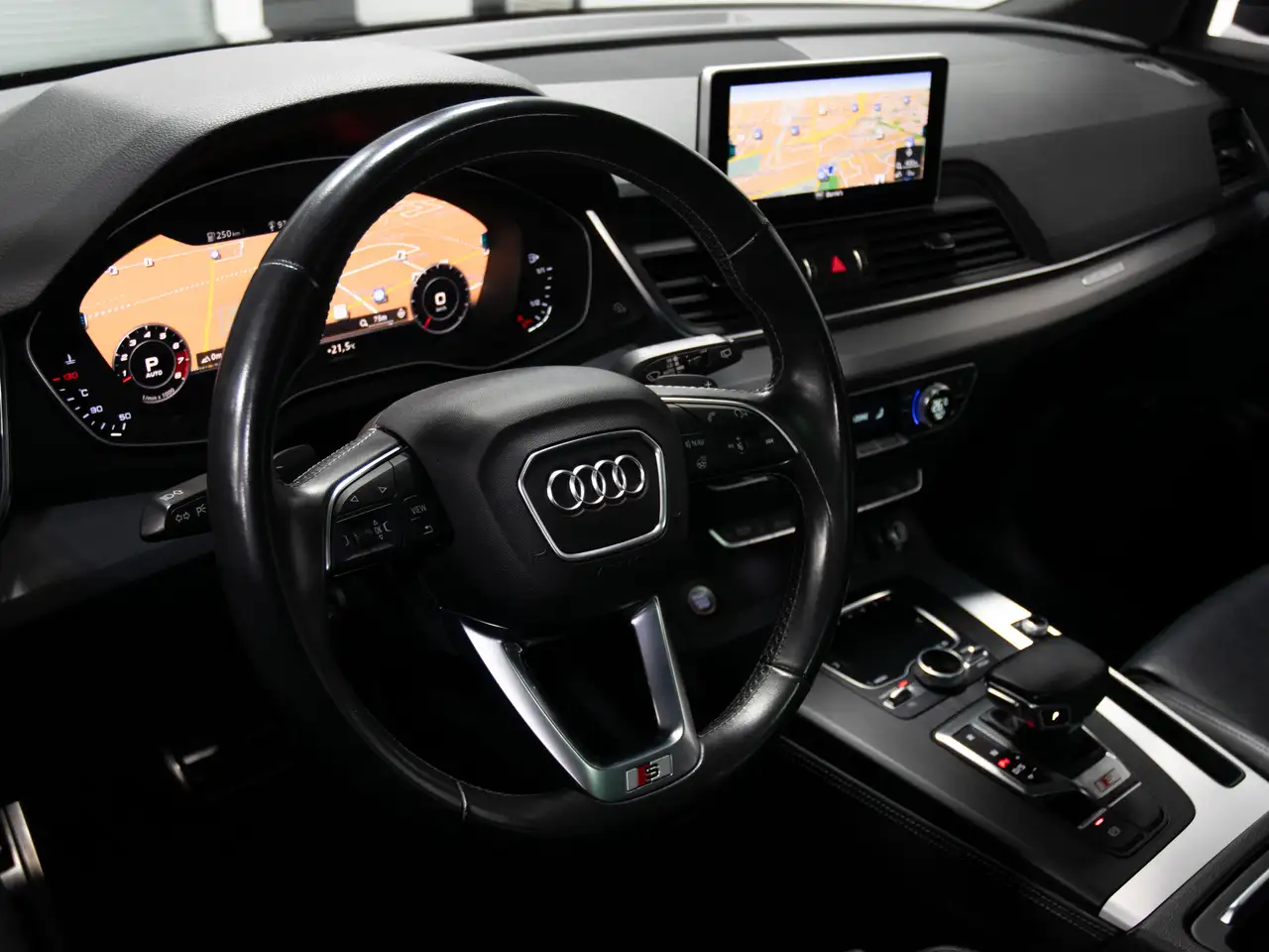 Audi SQ5 снимка Audi SQ5