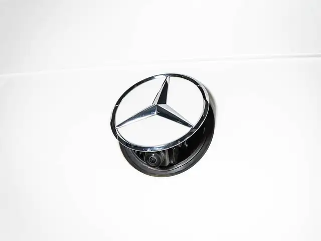 Mercedes-Benz C-Class view 30