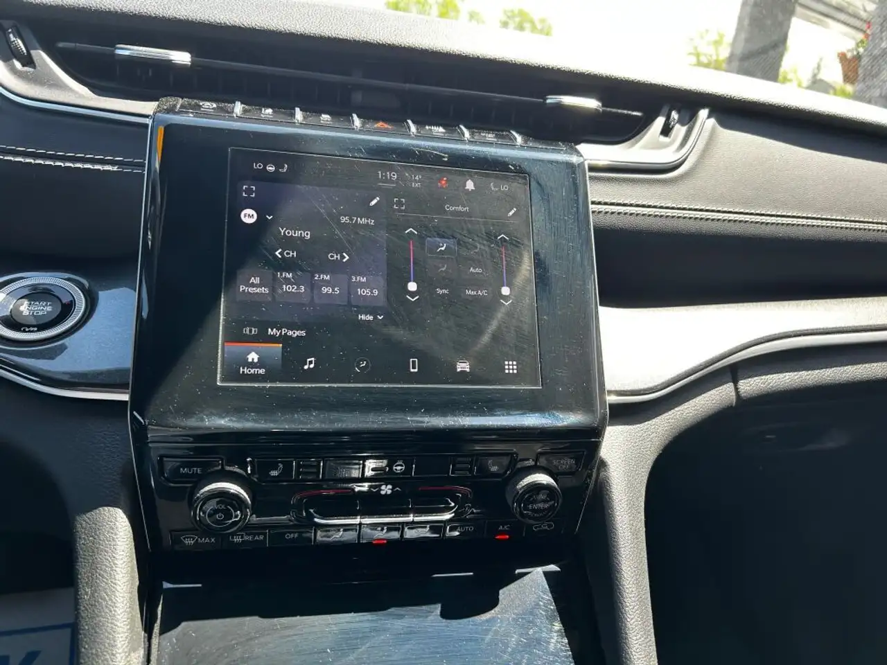 Jeep Grand Cherokee снимка Jeep Grand Cherokee