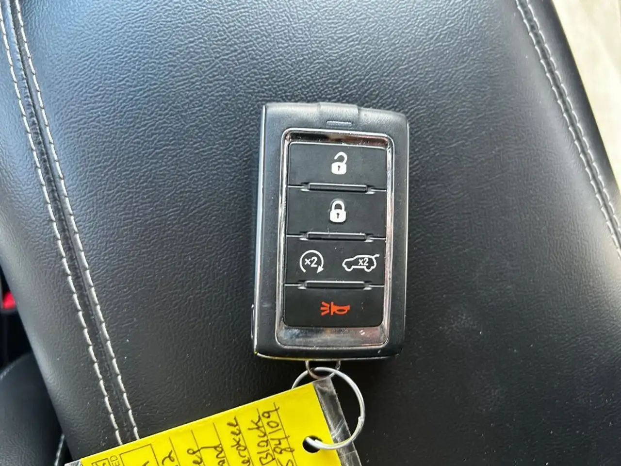 Jeep Grand Cherokee снимка Jeep Grand Cherokee