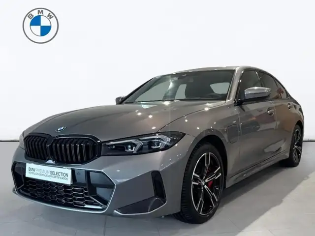 BMW 330 330e 215 kW (292 CV)