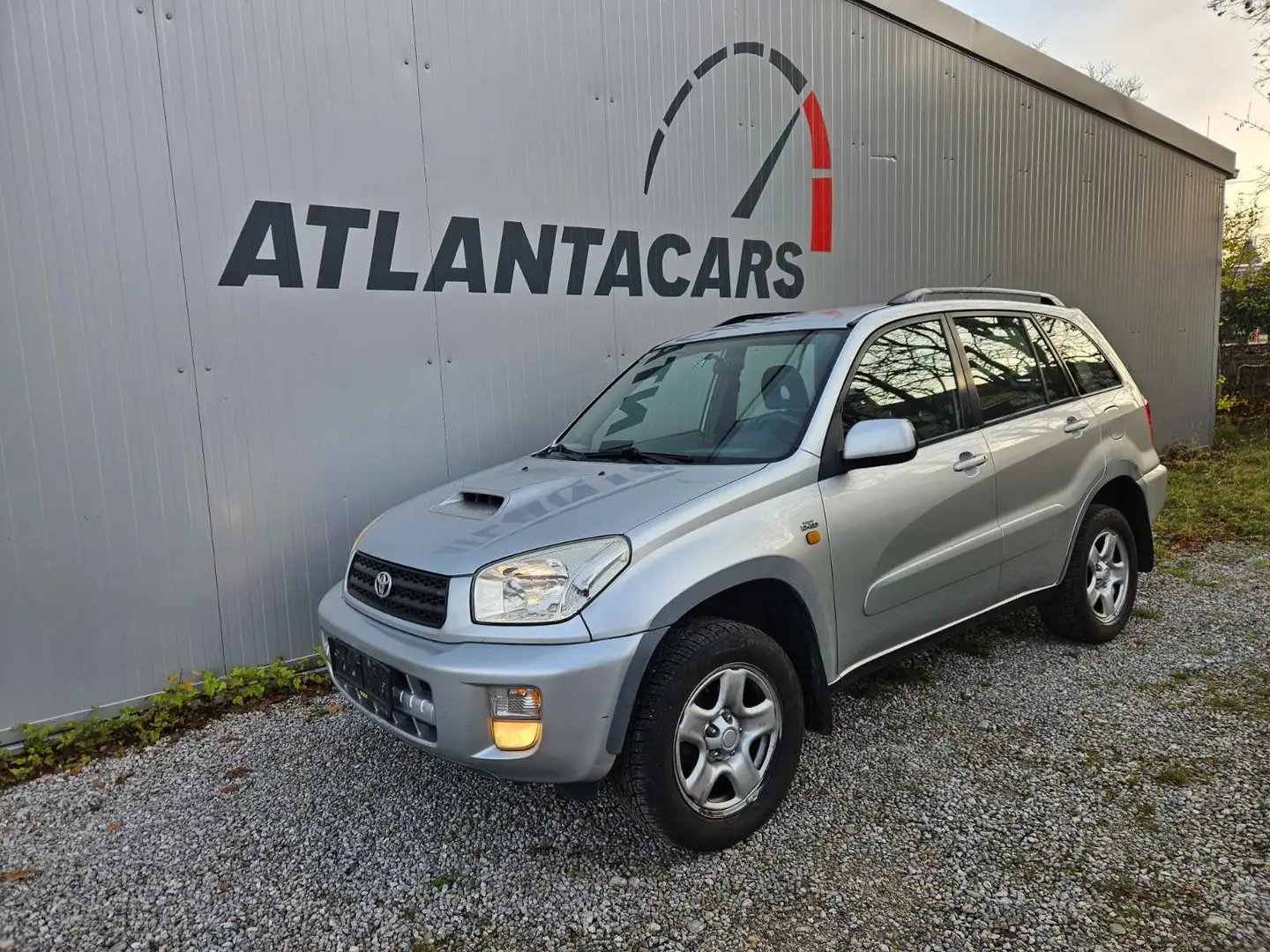 Toyota RAV 4 2,0 D-4D Basis 4X4 Grau - 1