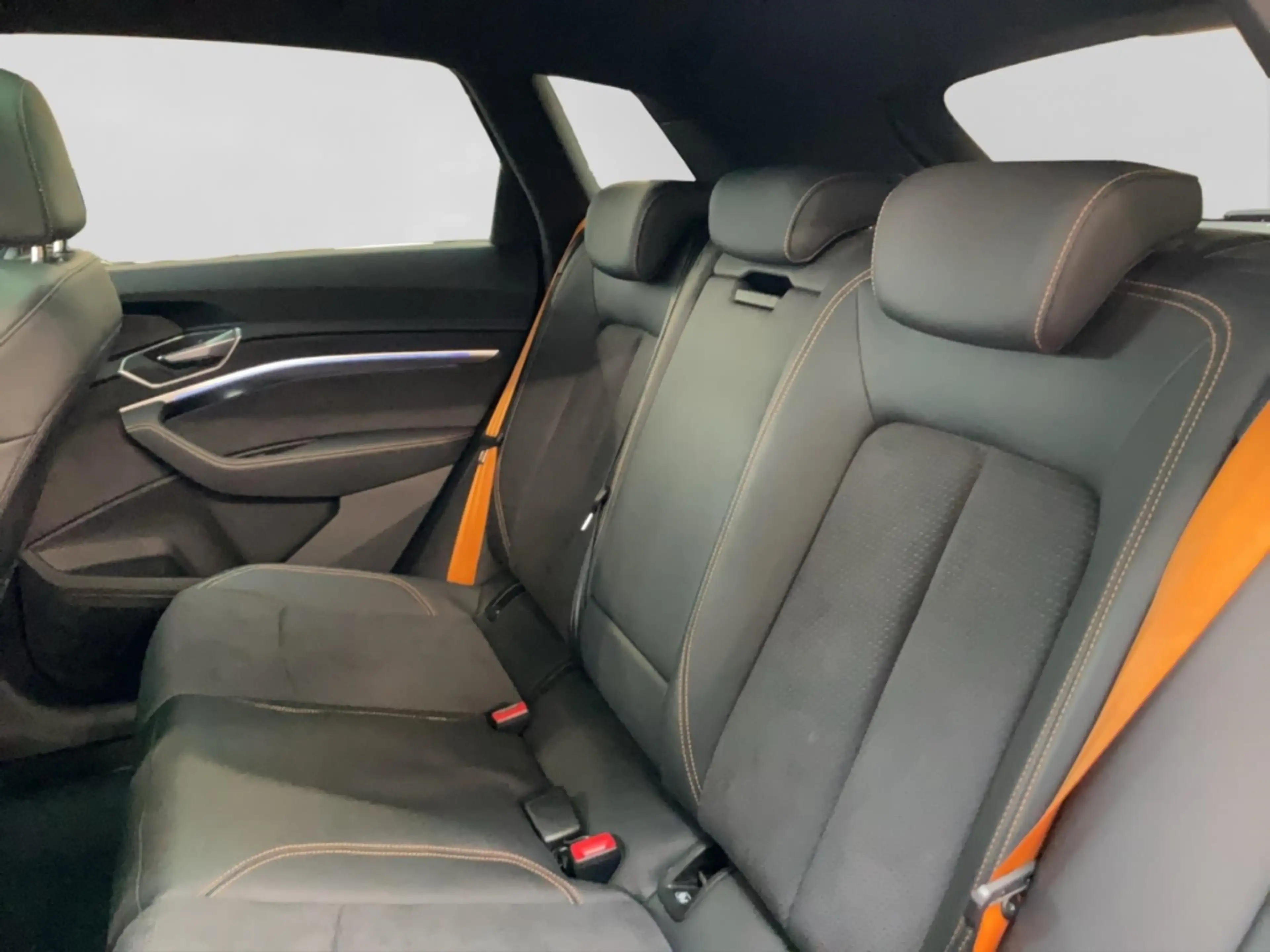 Audi e-tron 50 quattro S line Black Edition Alu LED AHK Pano K — photo 13