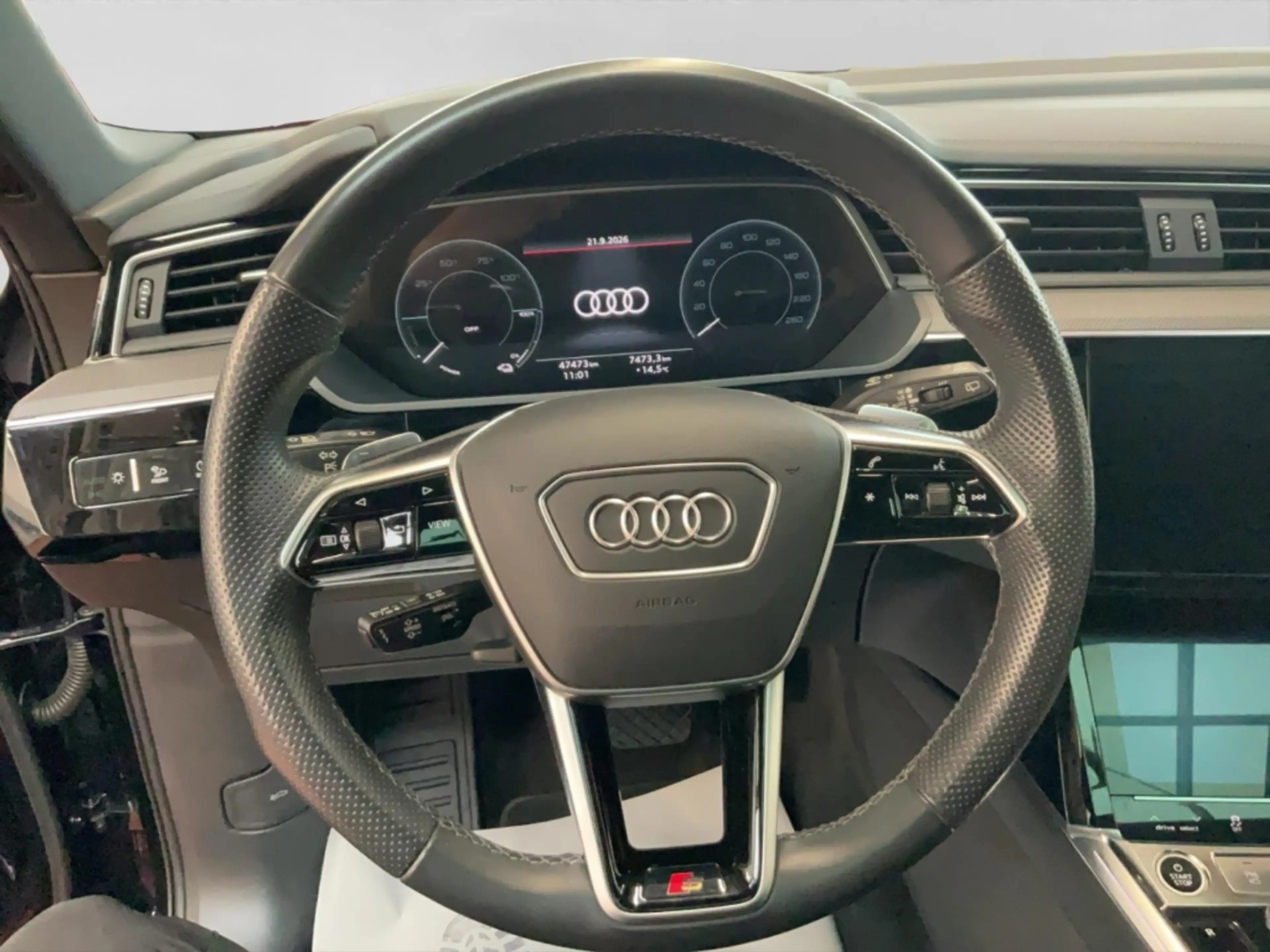 Audi e-tron 50 quattro S line Black Edition Alu LED AHK Pano K — photo 9