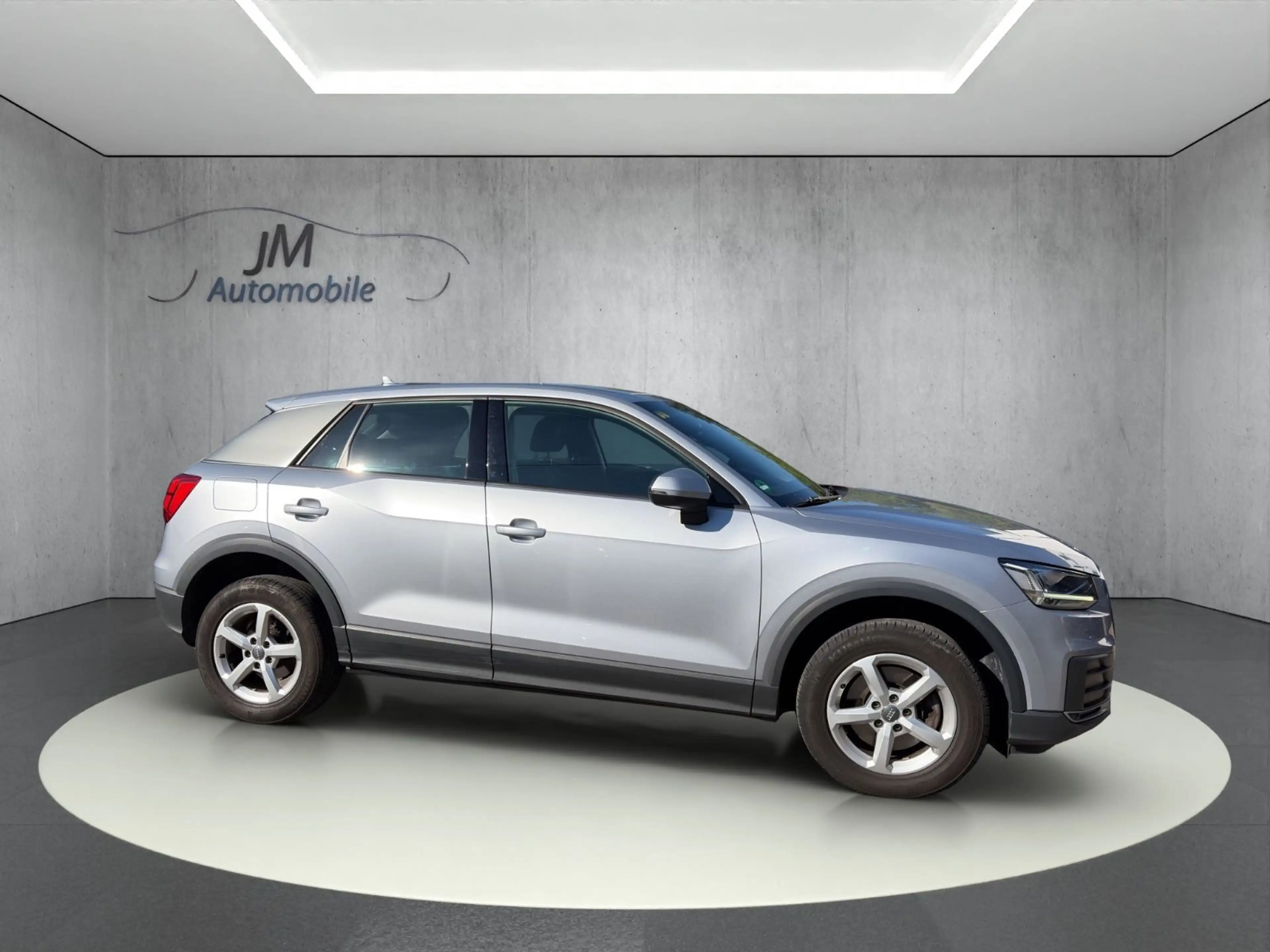 Audi Q2 Klima Kamera LED — photo 8