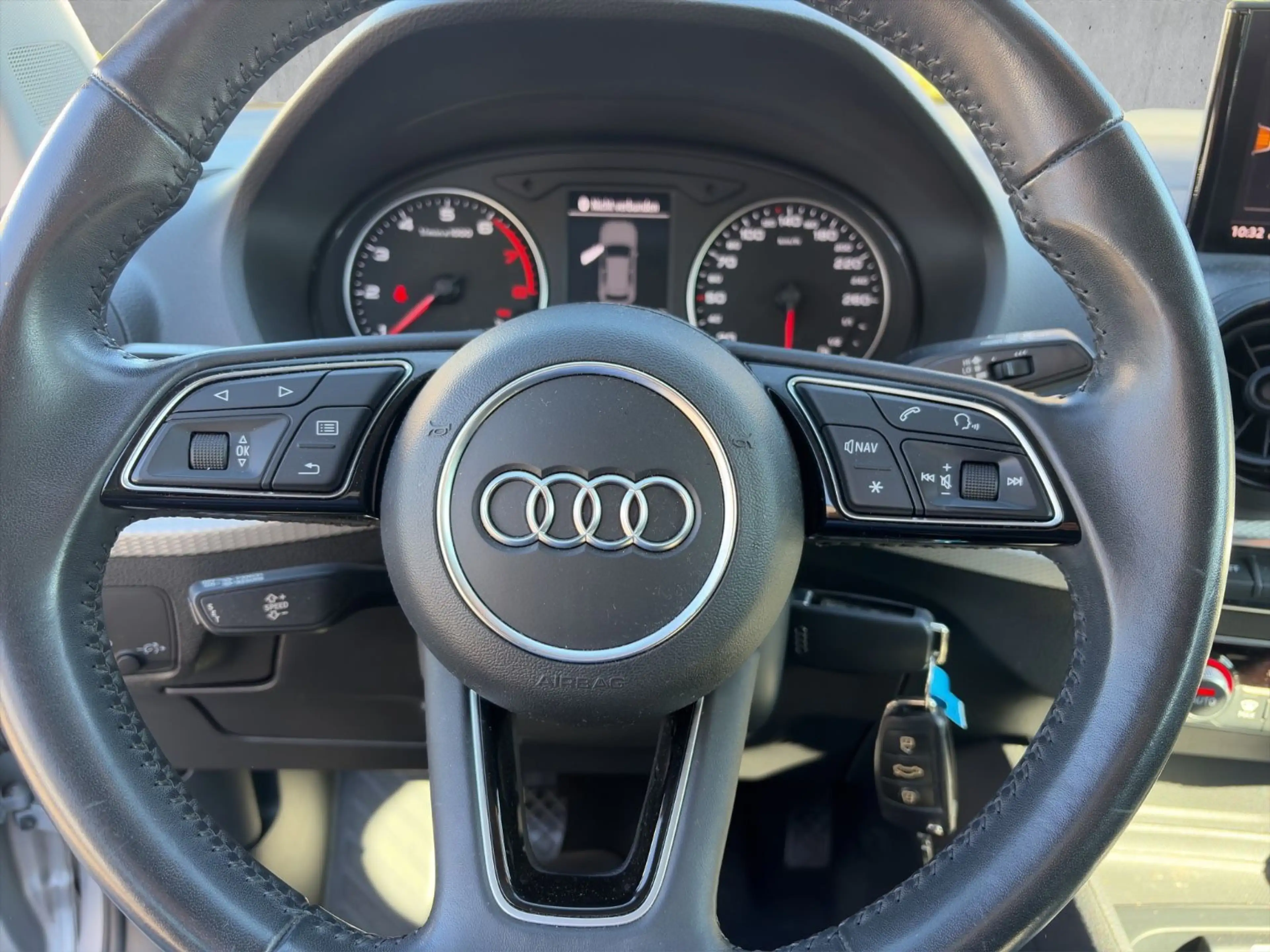 Audi Q2 Klima Kamera LED — photo 10