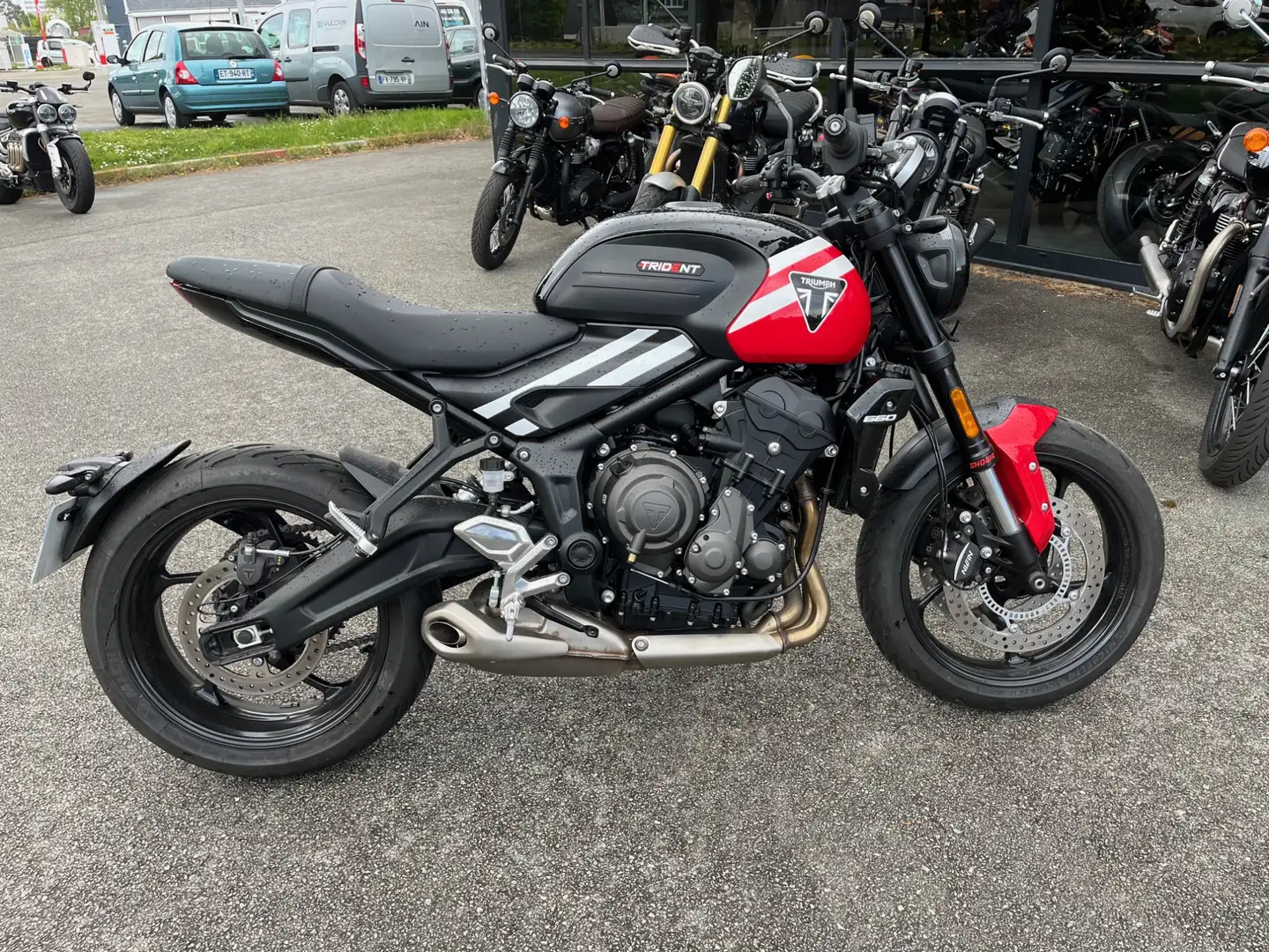 Triumph Trident 660 Roşu - 1