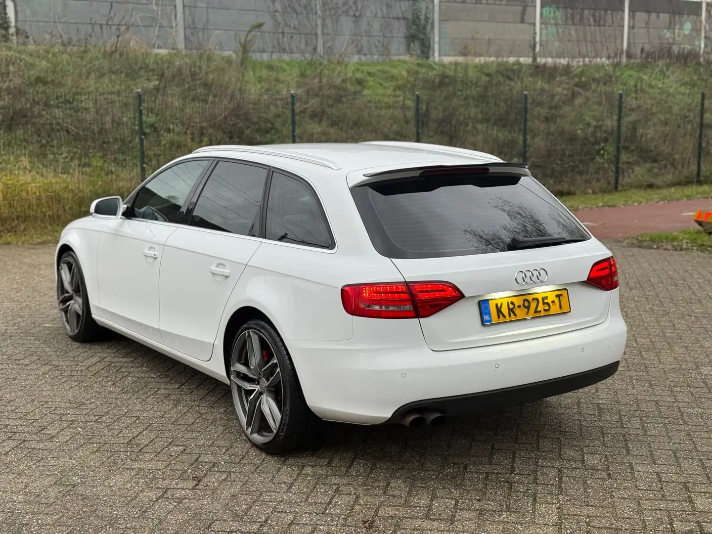 Audi A4 Avant 1.8 TFSI 200PK I RS6 WHEELS I PDC I NWE APK Wit - 2