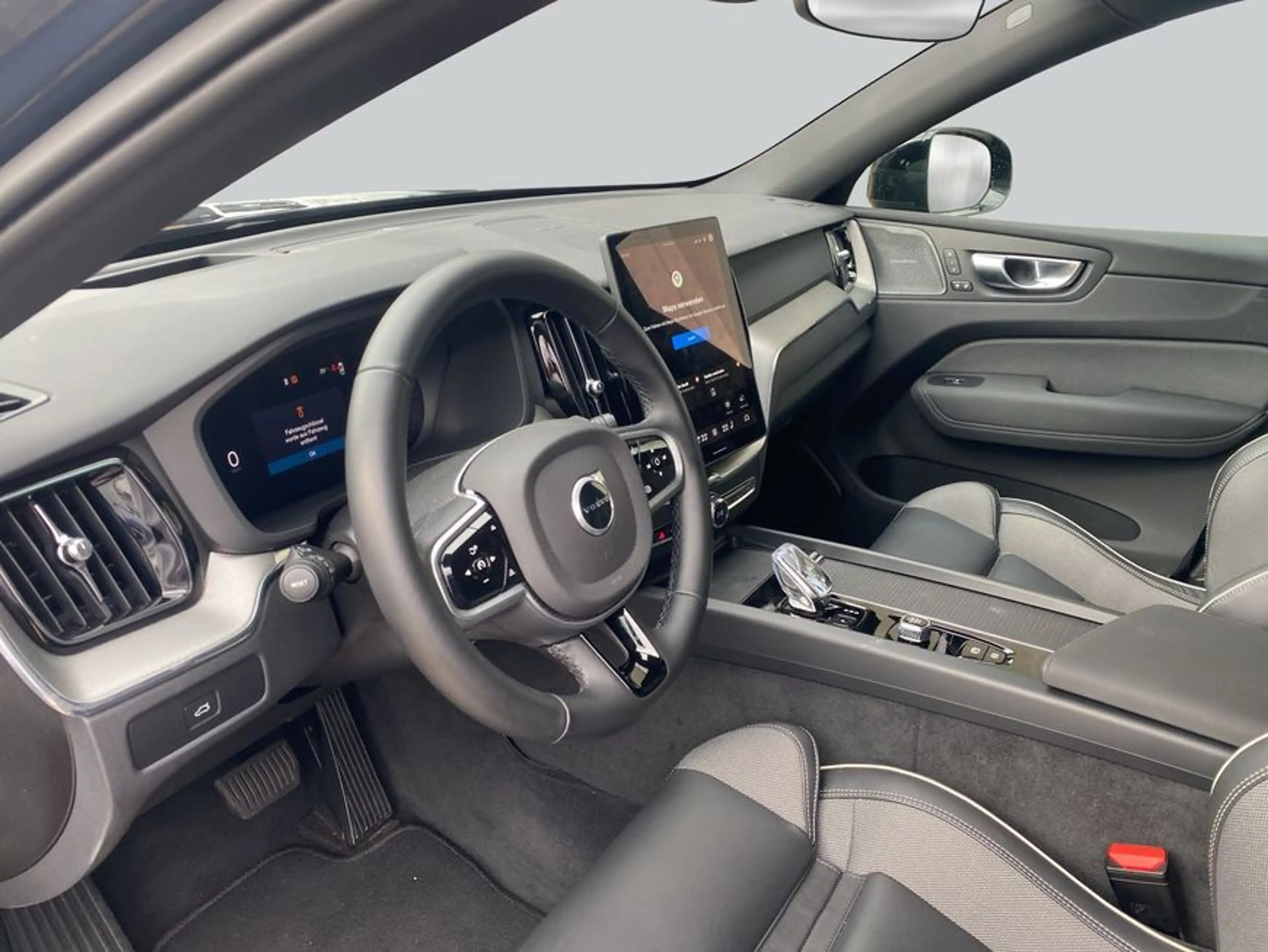 Volvo XC60 XC60 B5 B AWD Plus Black Edition Pano*HuD*360°View — photo 9