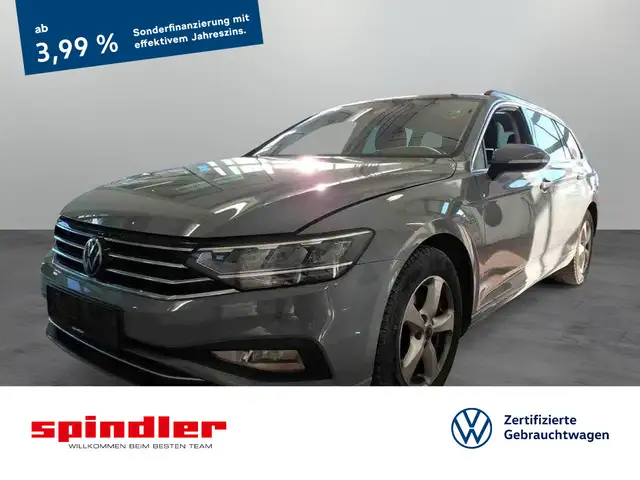 Volkswagen Passat Variant Business 2.0 TDI DSG / Navi, LED