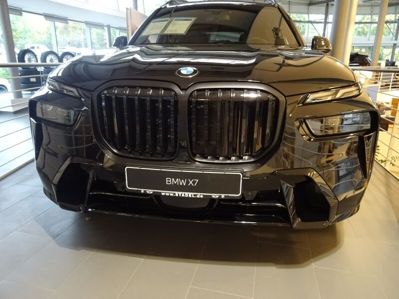 BMW X7 xDrive40d M Sport **Verfügbar ab 03/2027** — photo 2