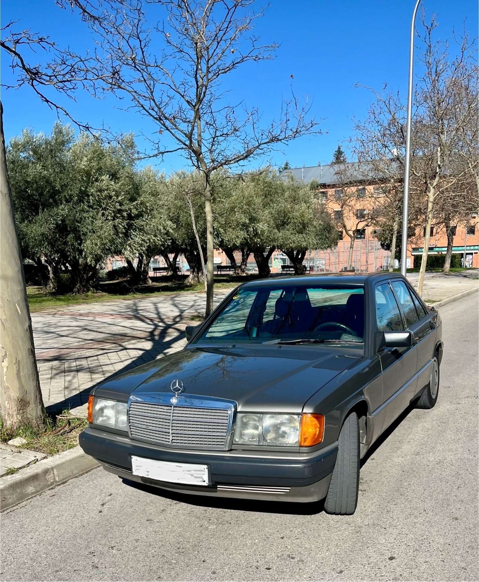 Mercedes-Benz 190 190E 1.8 - foto 1
