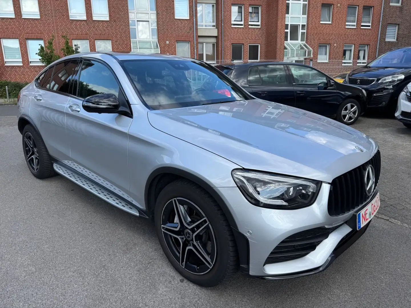 Mercedes-Benz GLC 200 d 4Matic AMG Sport-Leder-360 Kam.-GSD Zilver - 2