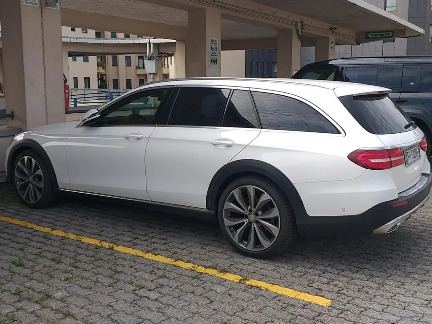 Mercedes-Benz E 220 E SW 220 d Premium Plus auto Bianco - 1