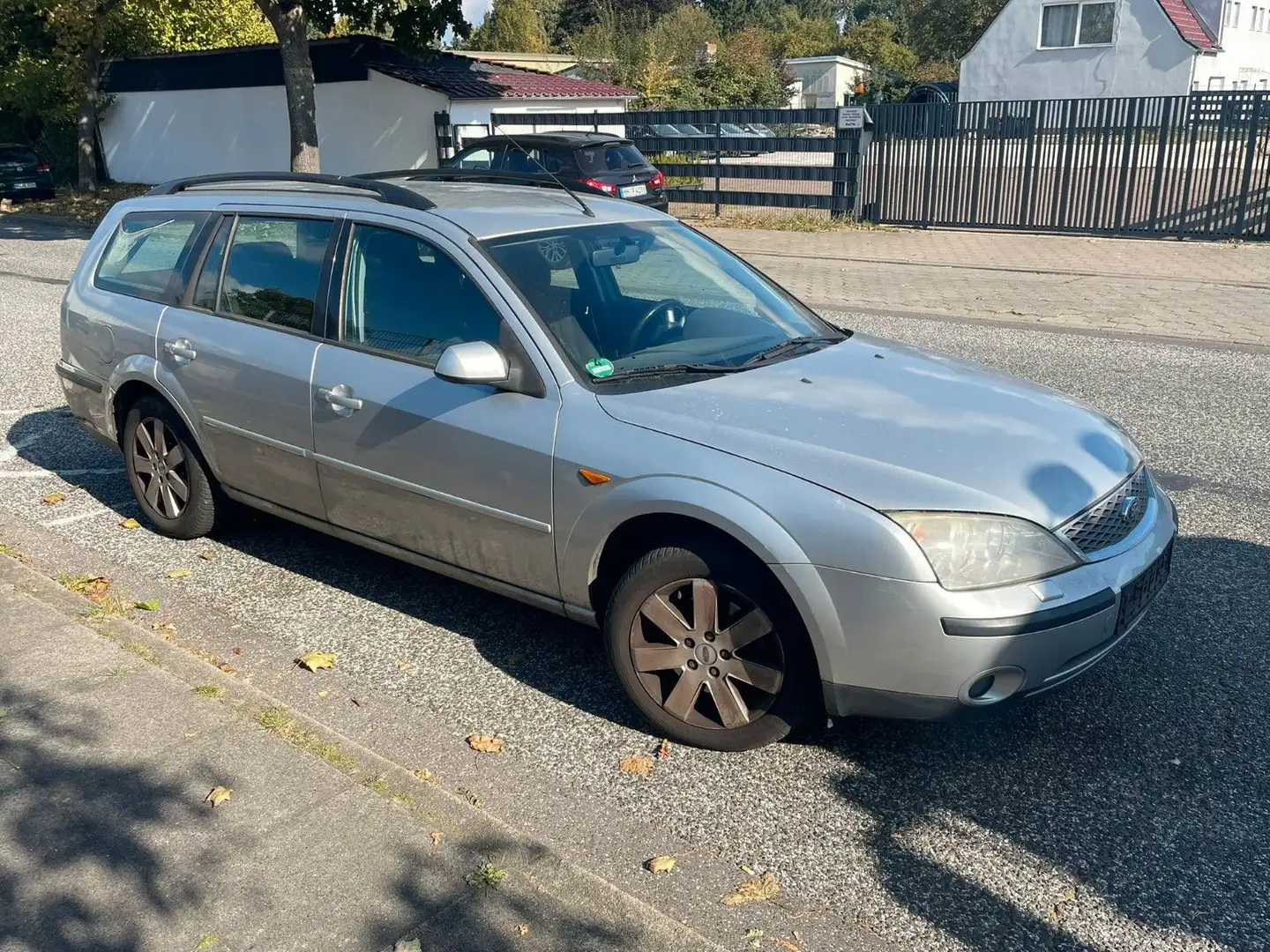 Ford Mondeo 1.8 92 kW - KEIN TÜV Grau - 1