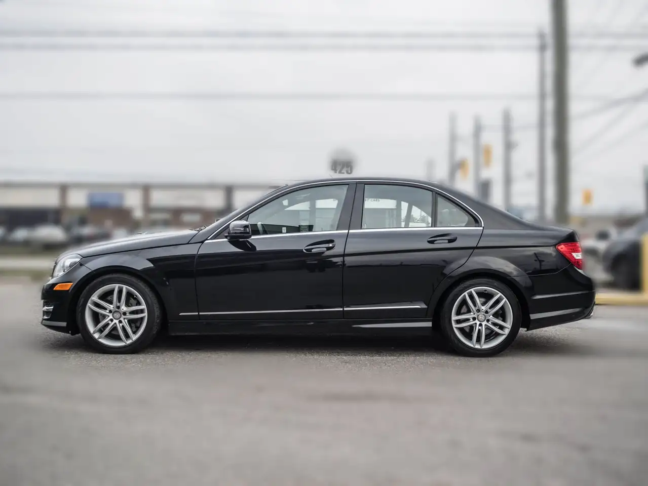 Mercedes-Benz C-Class снимка Mercedes-Benz C-Class