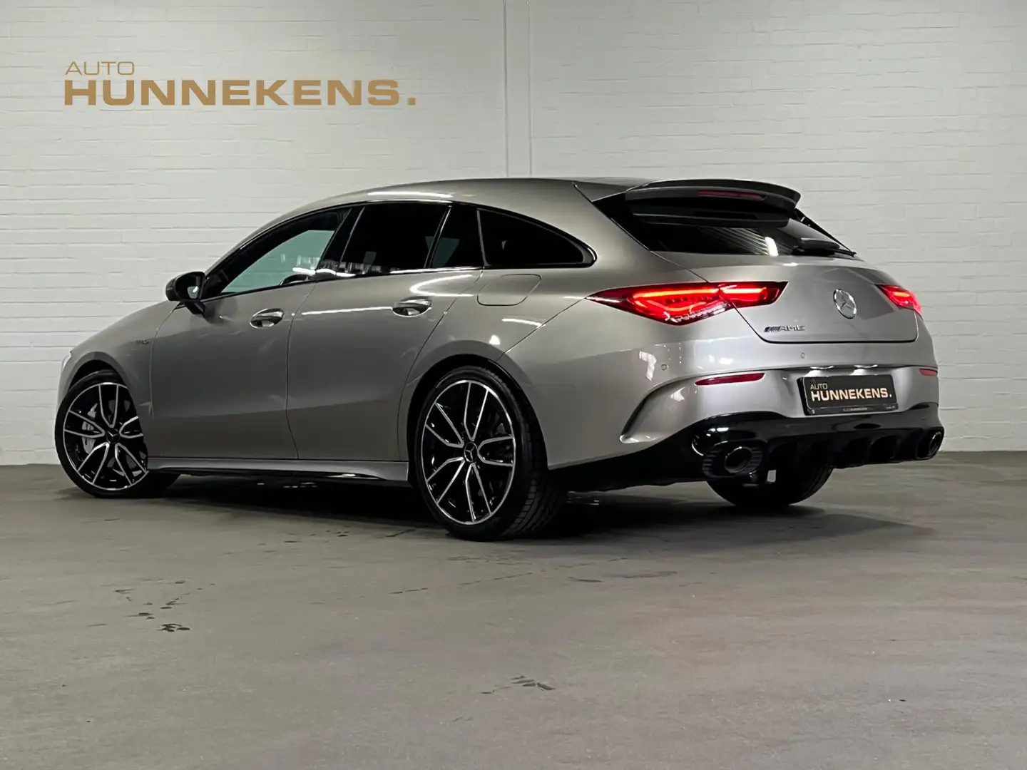 Mercedes-Benz CLA 35 AMG Shooting Brake 4MATIC Premium Plus Burmester | Sch Šedá - 2